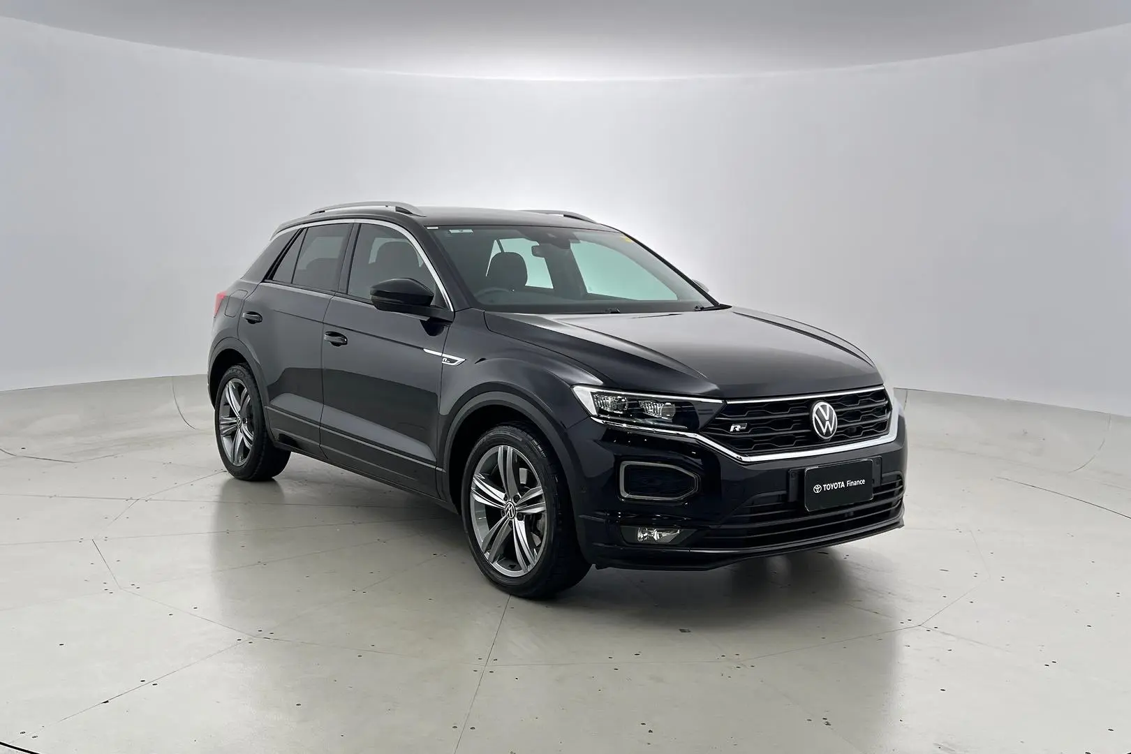 2021 Volkswagen T-Roc Gallery Image 1