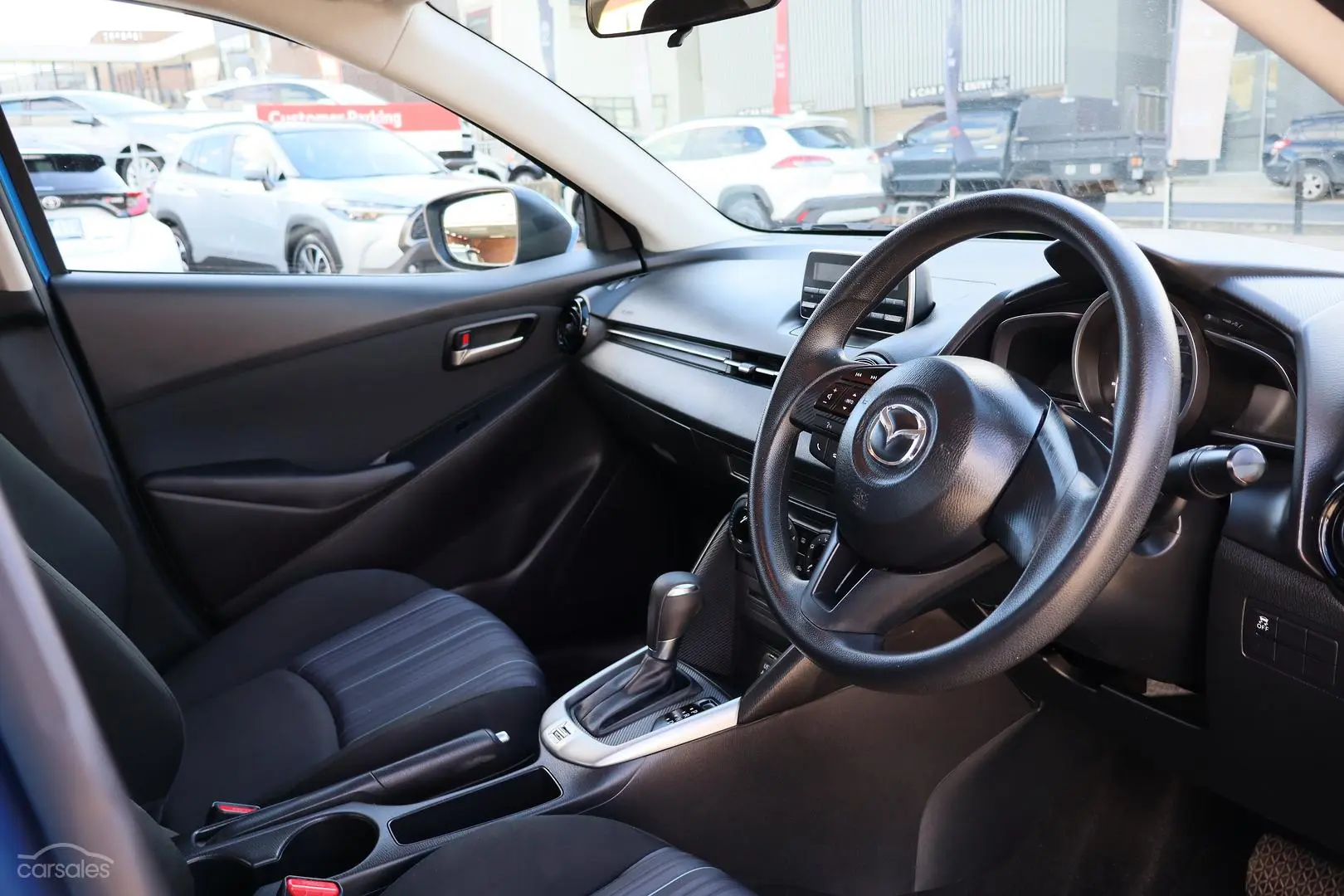2015 Mazda 2 Image 9