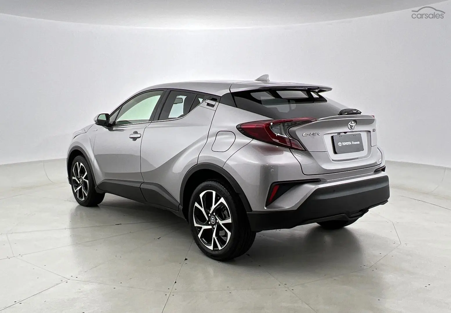 2018 Toyota C-HR Image 2