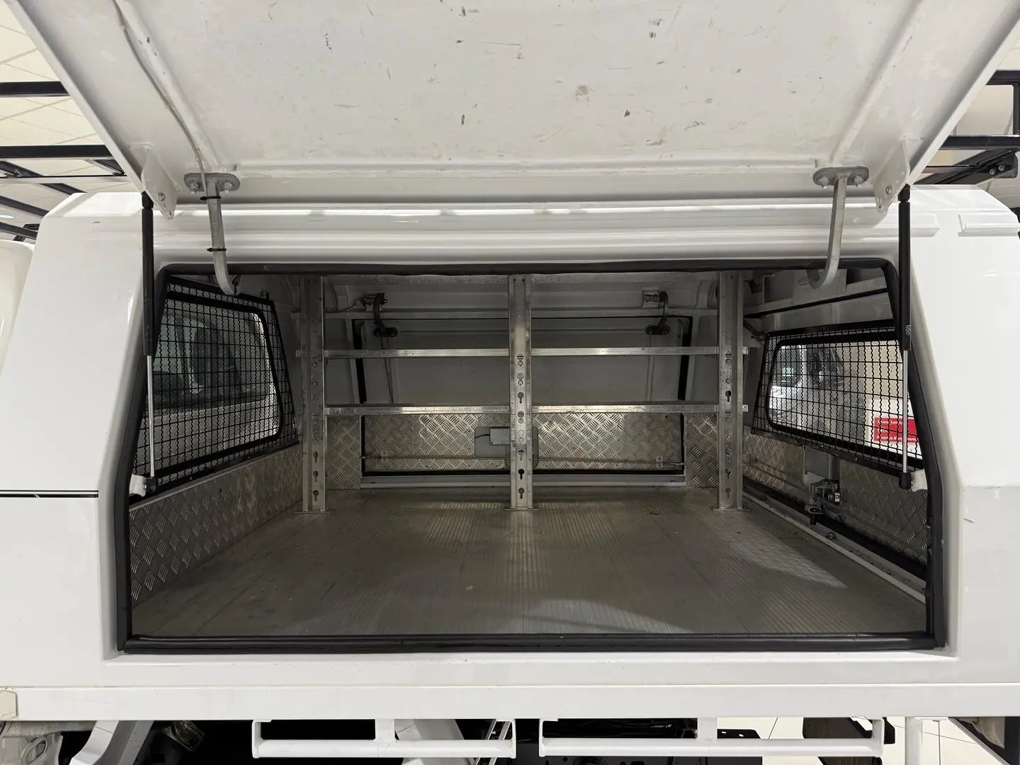 2019 Toyota Hilux Gallery Image 12