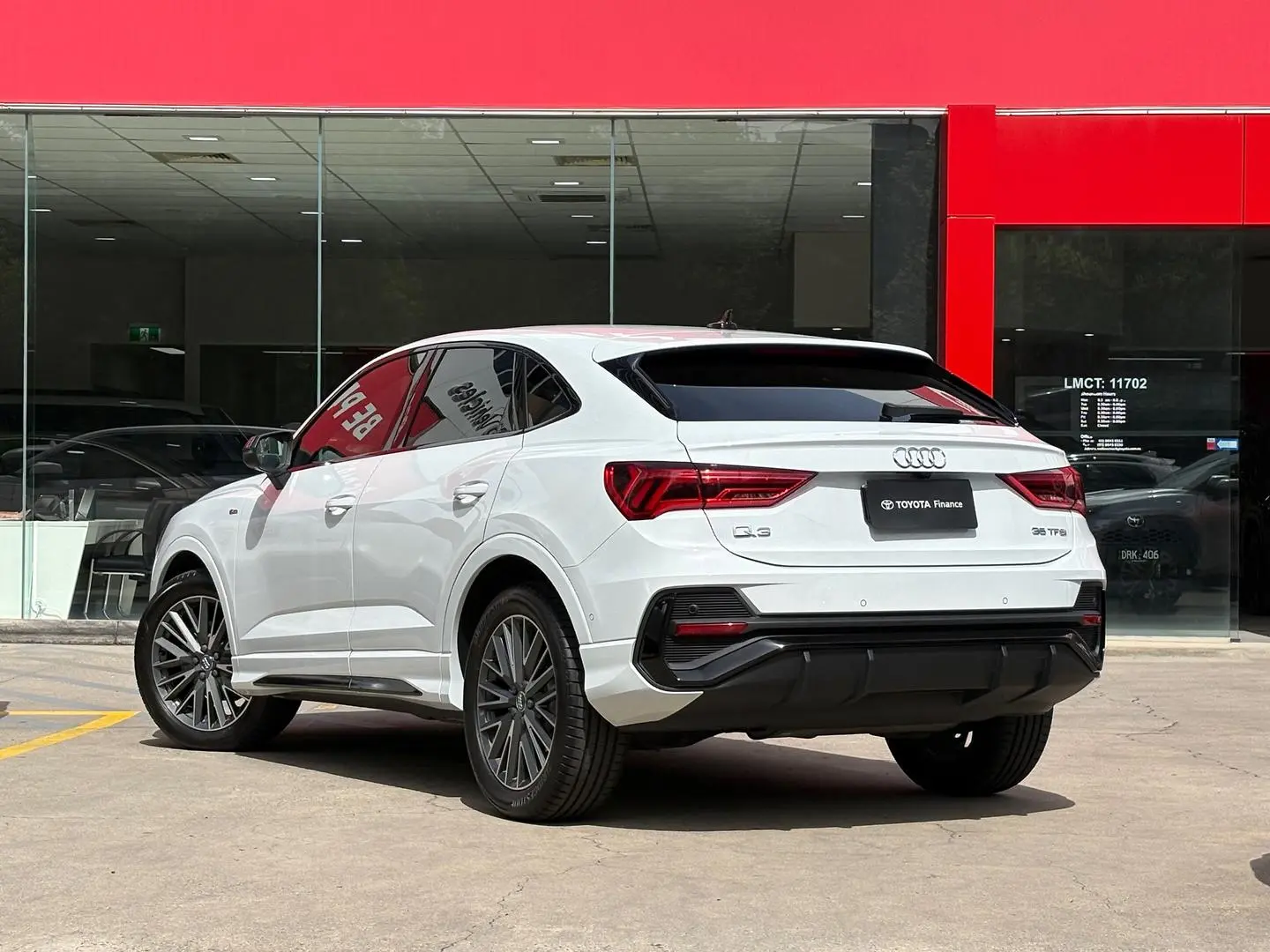2020 Audi Q3 Gallery Image 11