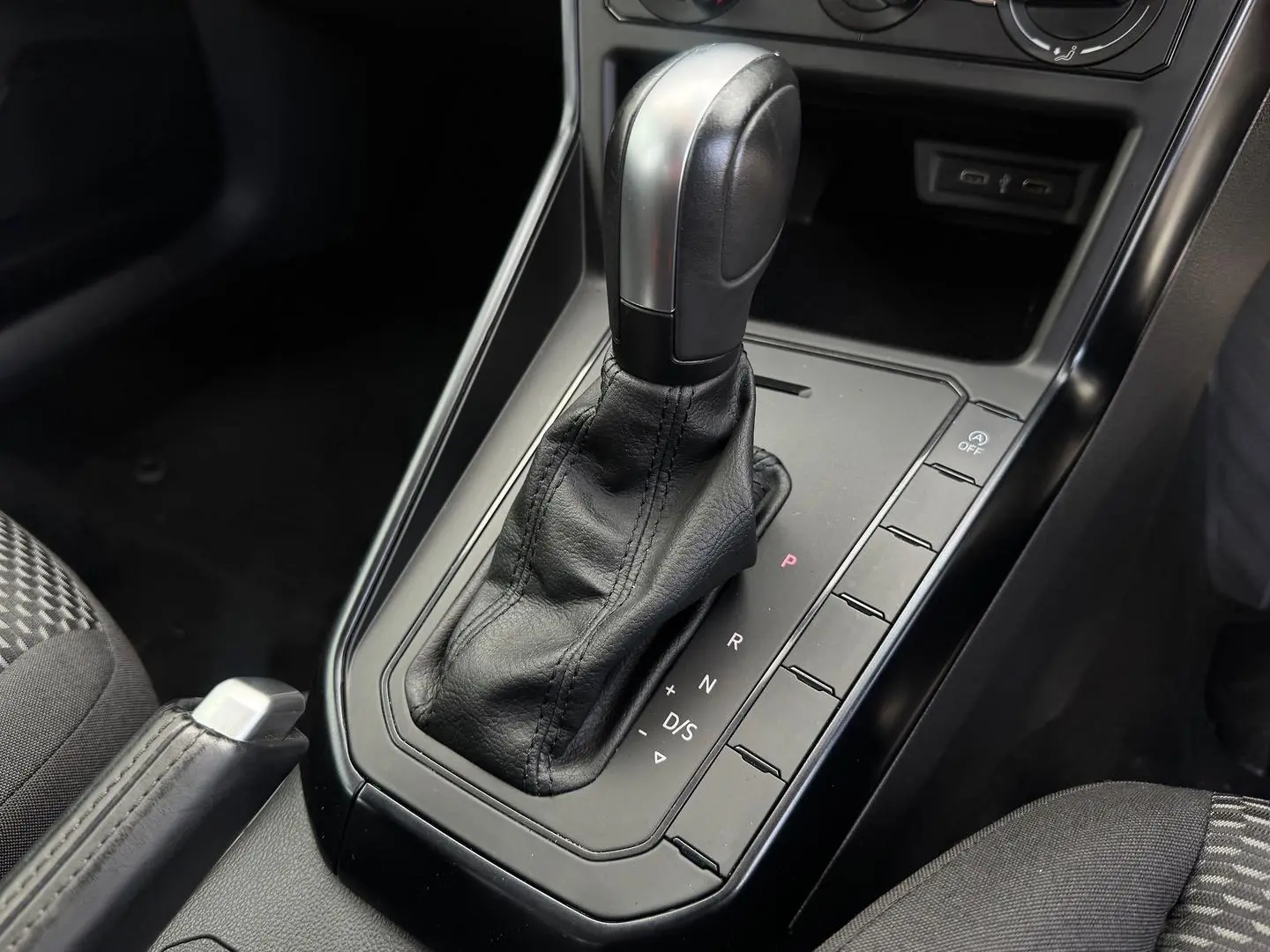 2021 Volkswagen Polo Gallery Image 14