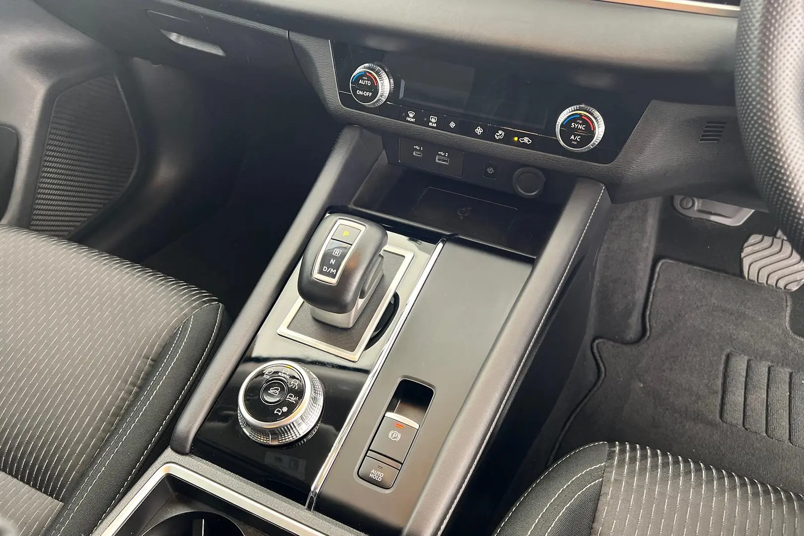 2022 Mitsubishi Outlander Gallery Image 12