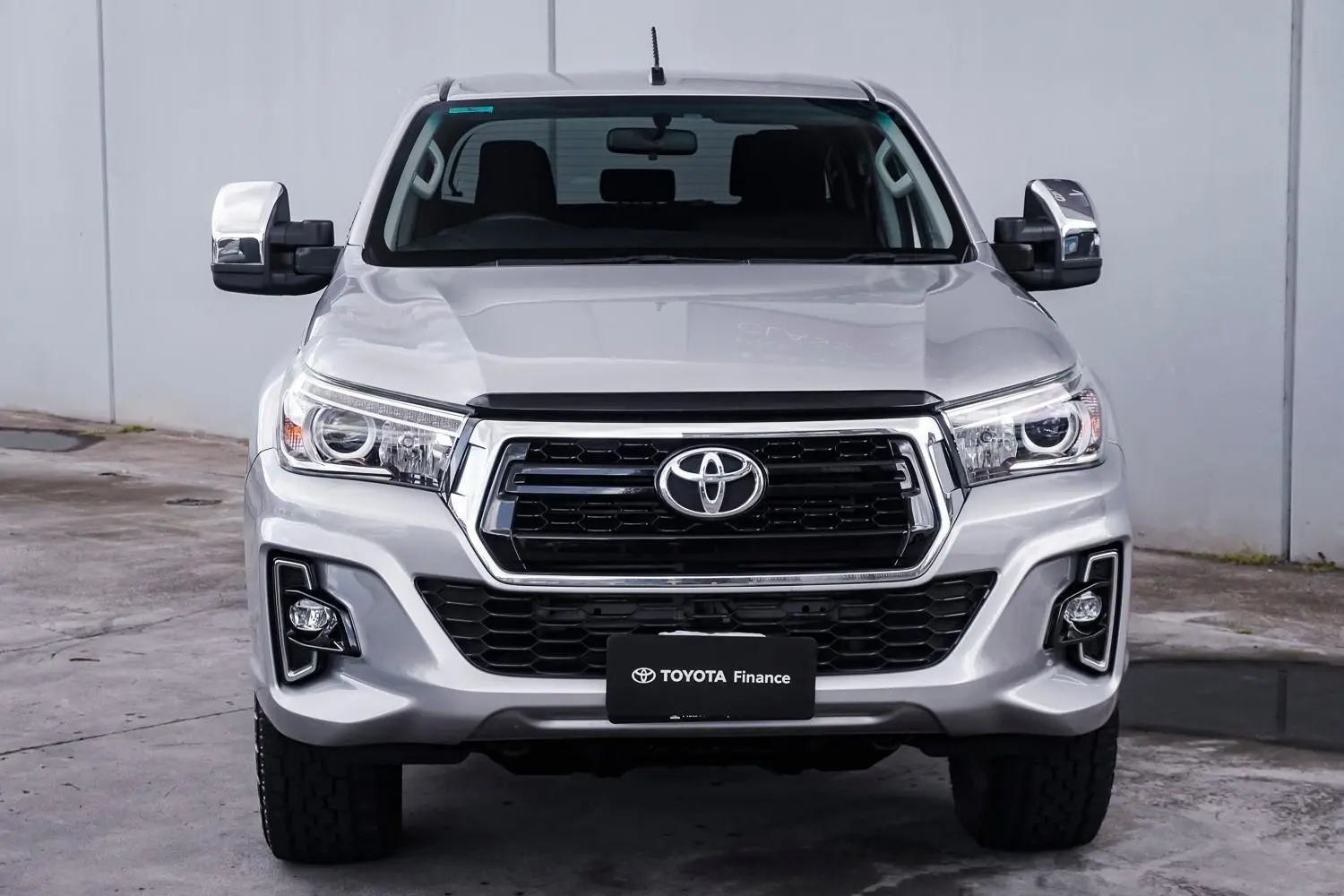 2018 Toyota Hilux Gallery Image 3