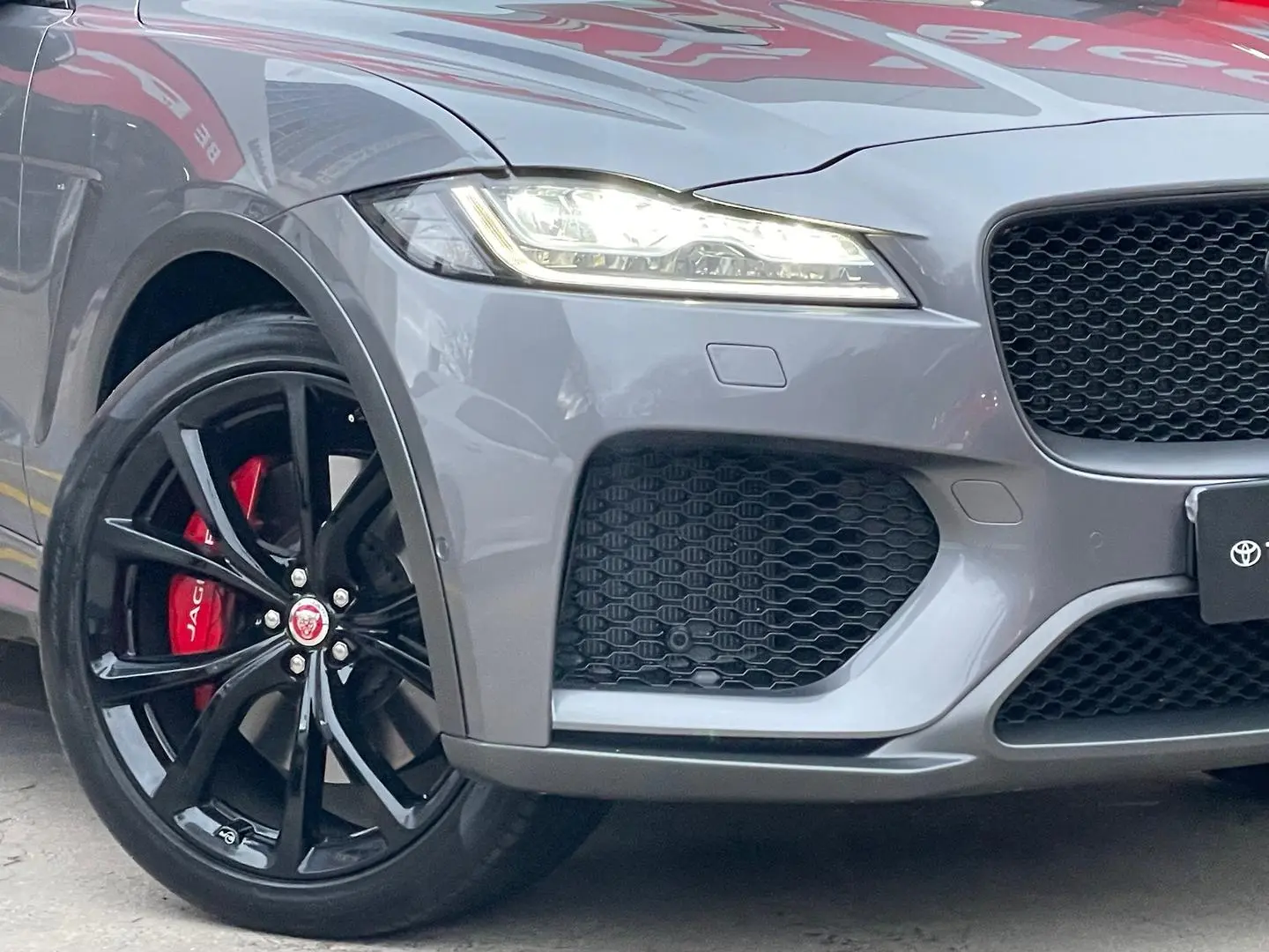 2020 Jaguar F-PACE Gallery Image 3