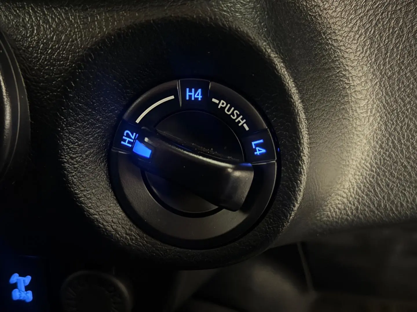 2020 Toyota Hilux Gallery Image 19