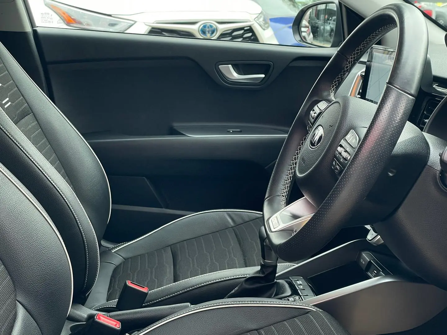 2021 Kia Stonic Gallery Image 10