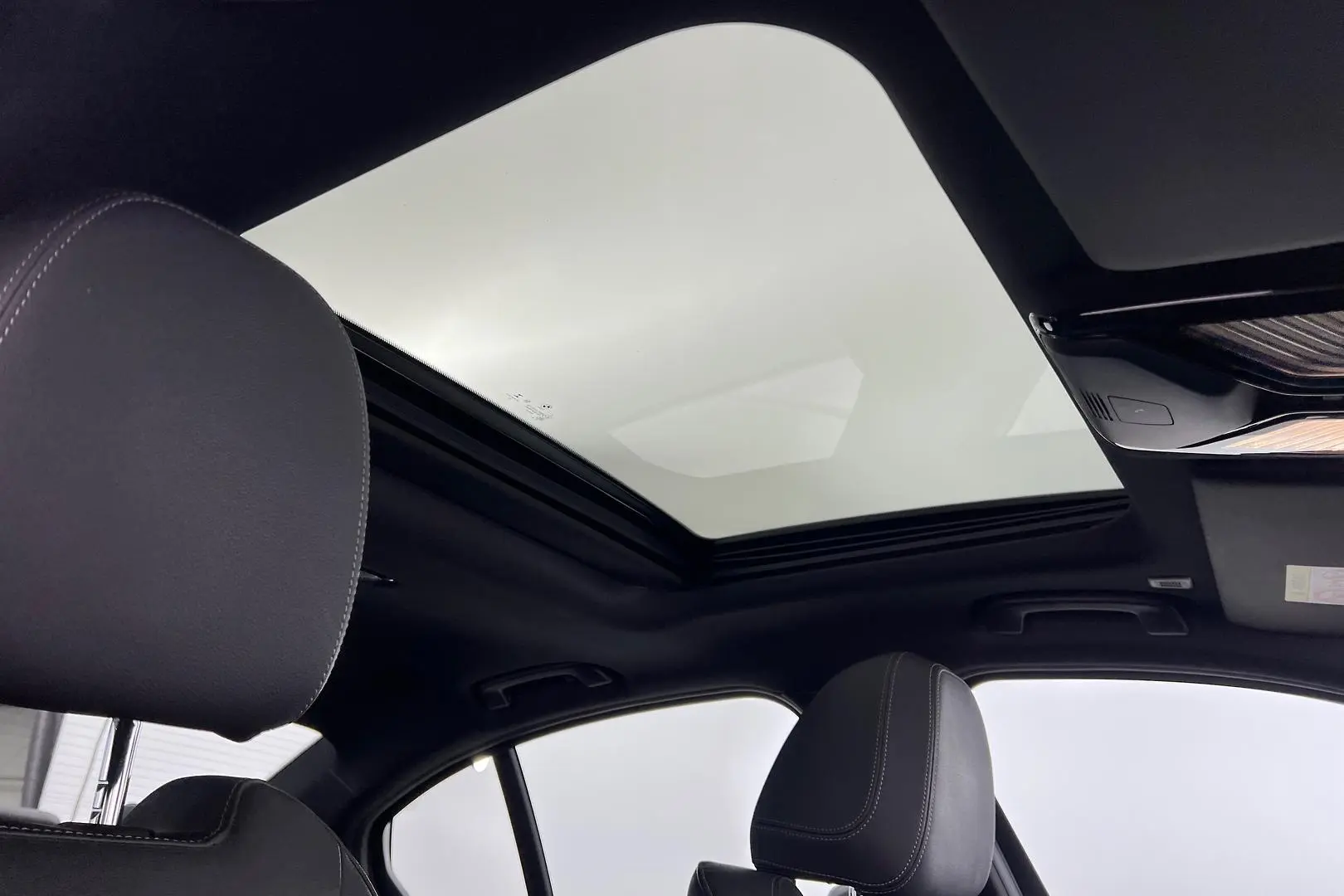 2021 BMW 3 Series Gallery Image 13