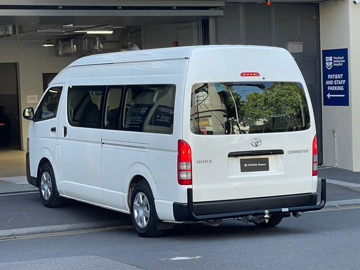 2018 Toyota Hiace Gallery Image 9