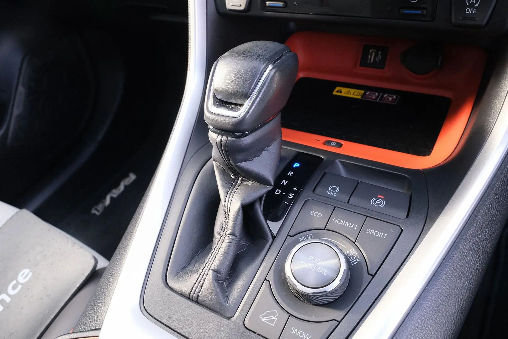 2024 Toyota RAV4 Gallery Image 18