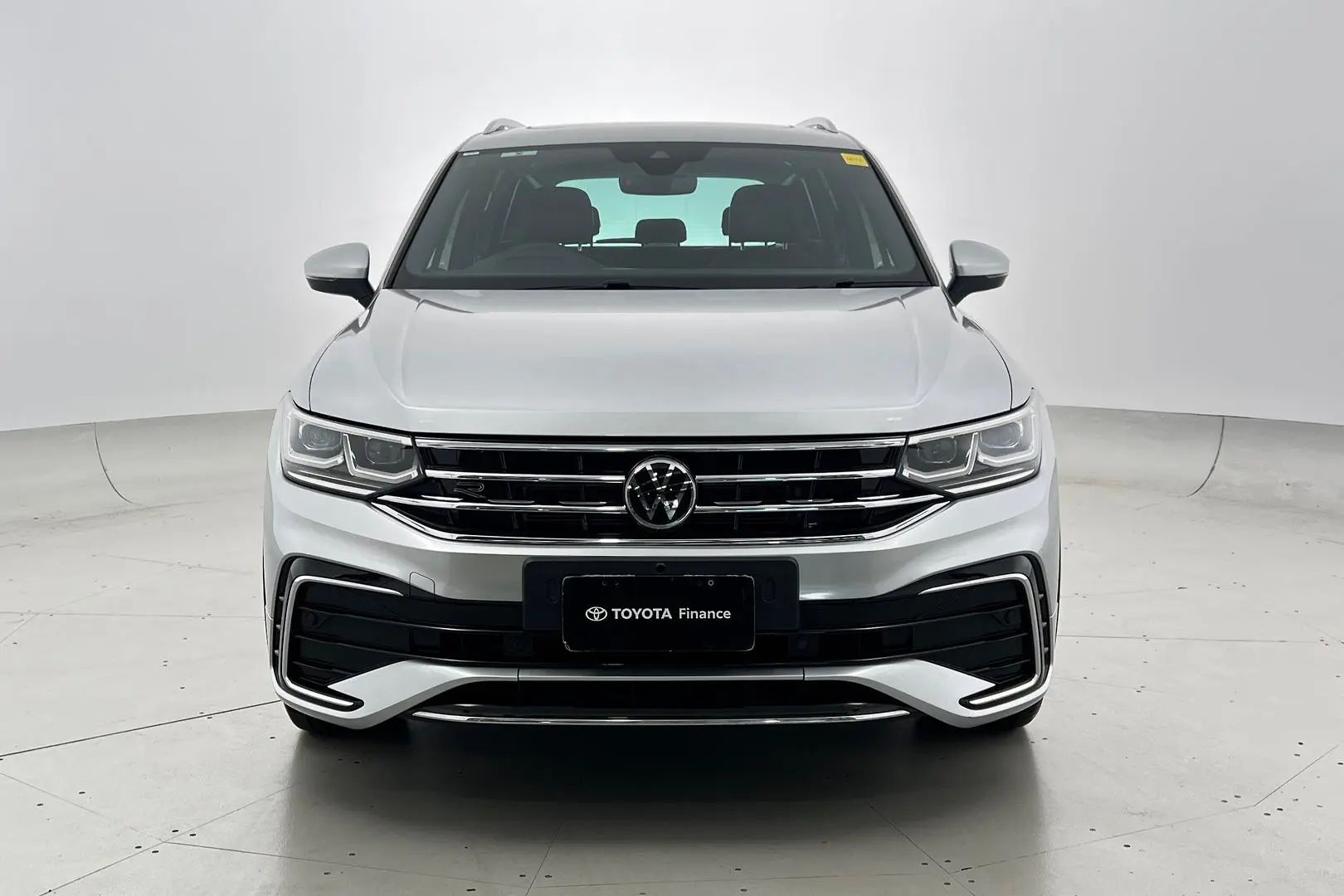 2021 Volkswagen Tiguan Gallery Image 10