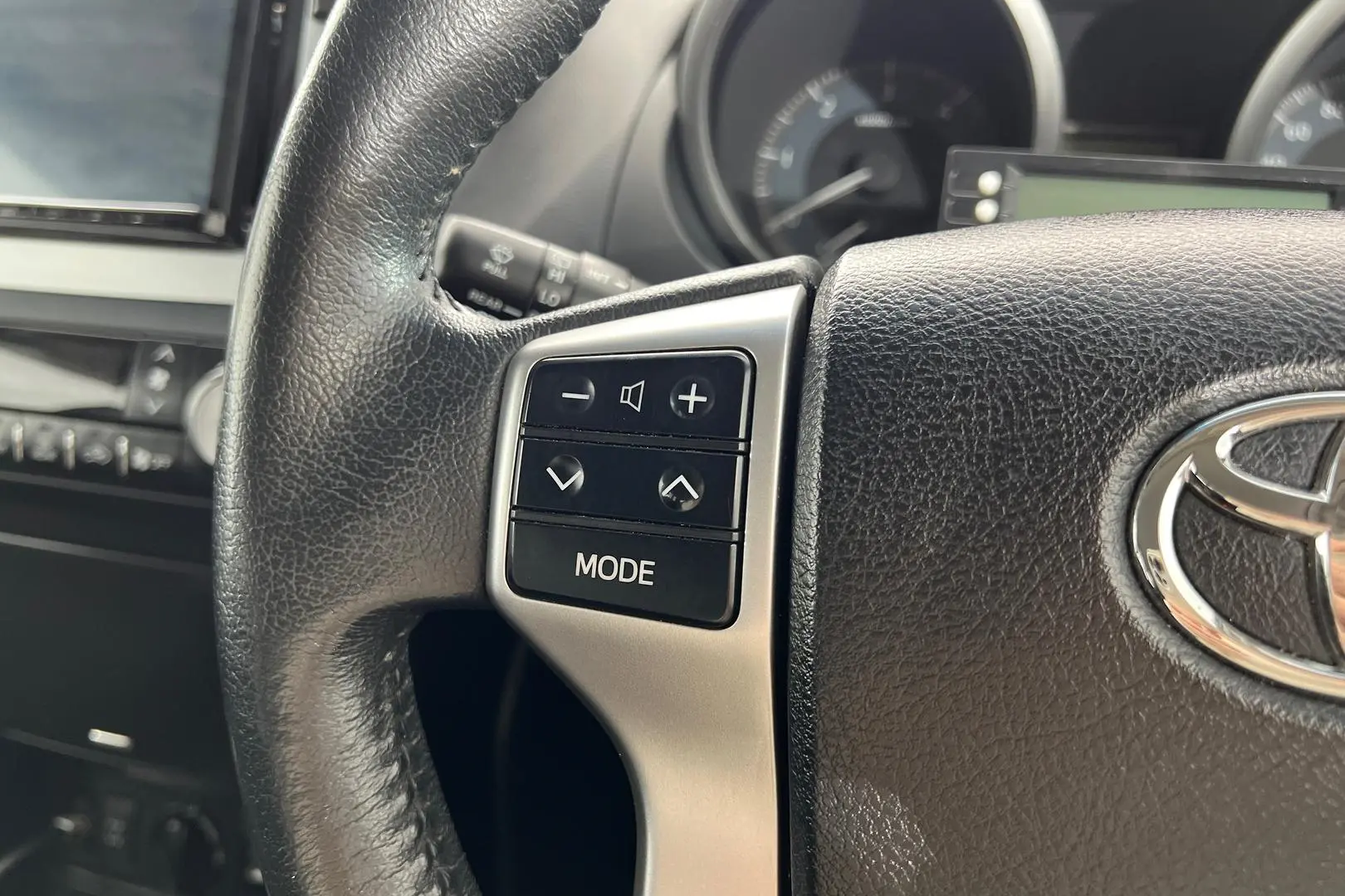 2015 Toyota Landcruiser Prado Gallery Image 20