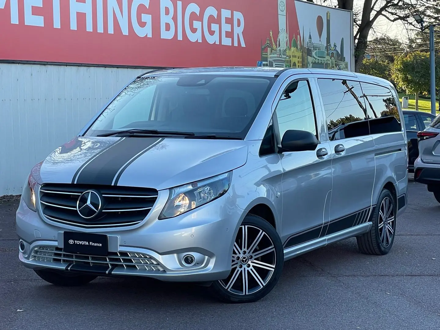 2022 Mercedes-Benz Valente Gallery Image 10