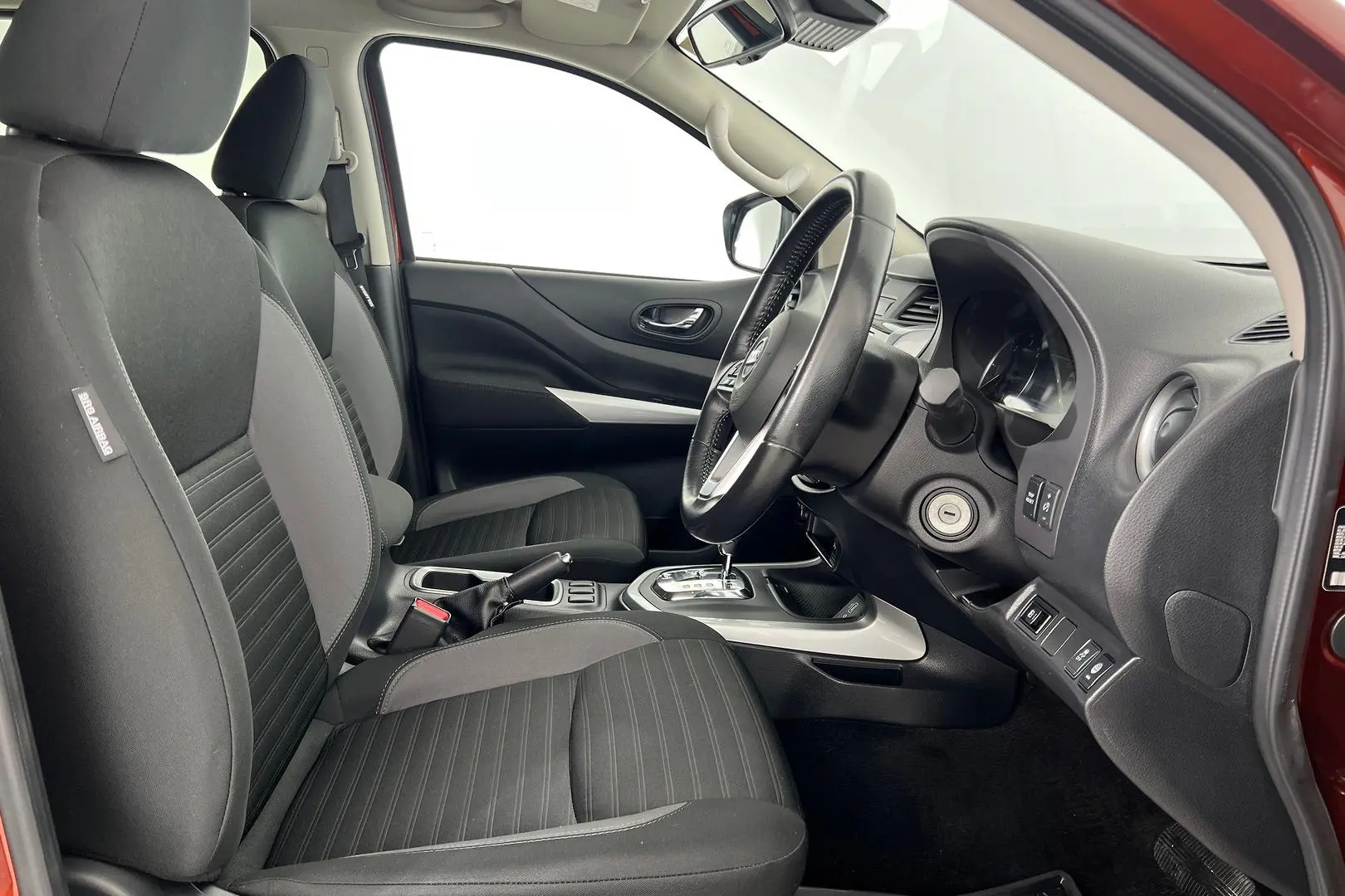 2021 Nissan Navara Gallery Image 12