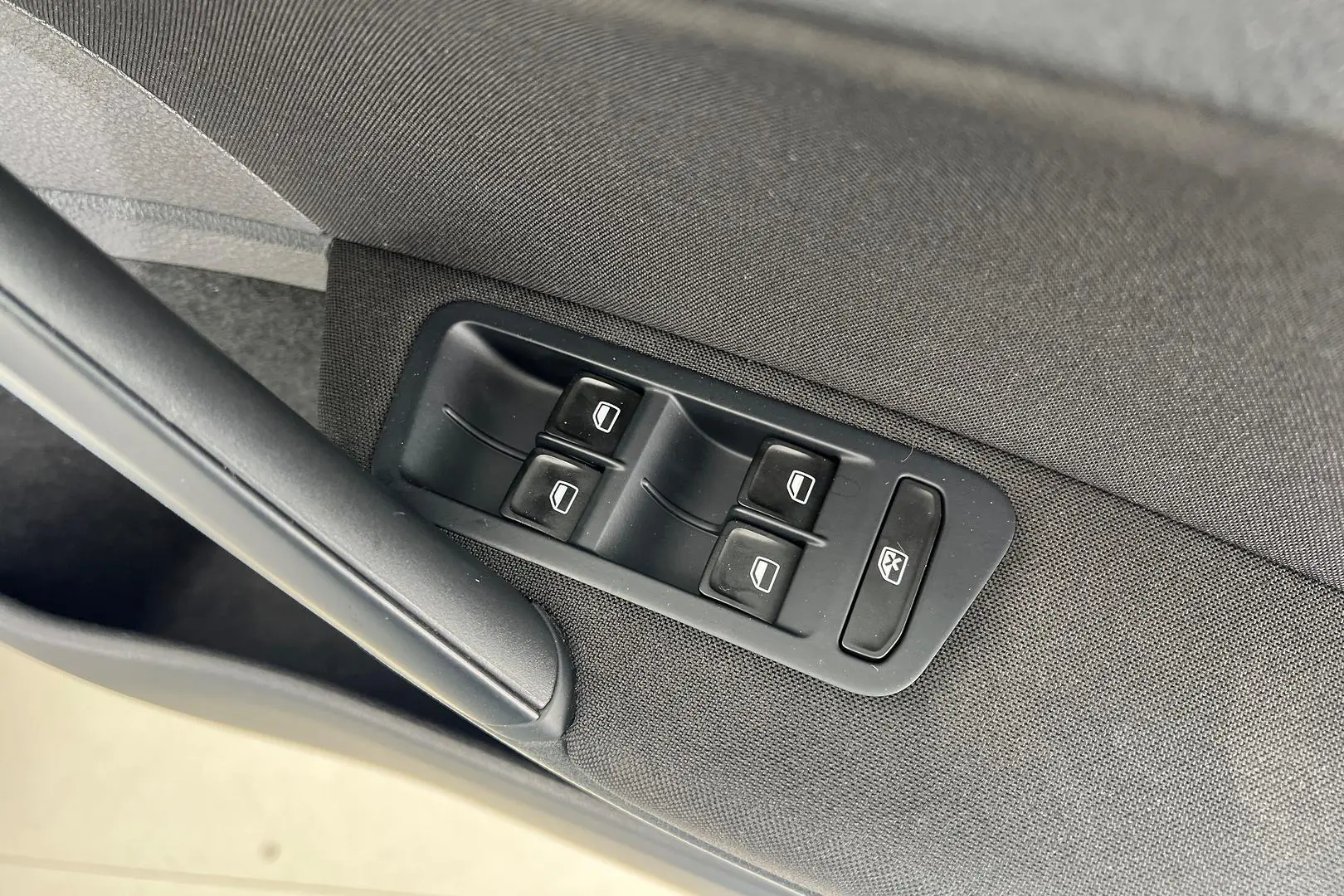 2013 Volkswagen Golf Gallery Image 22