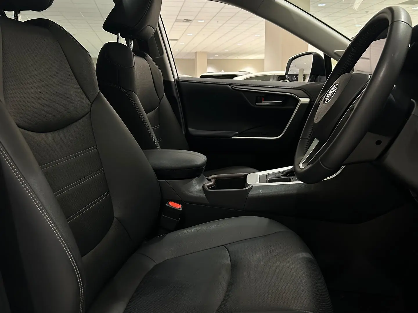 2024 Toyota RAV4 Gallery Image 16