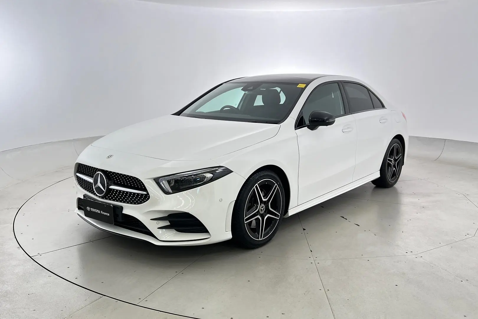 2021 Mercedes-Benz A-Class Gallery Image 9