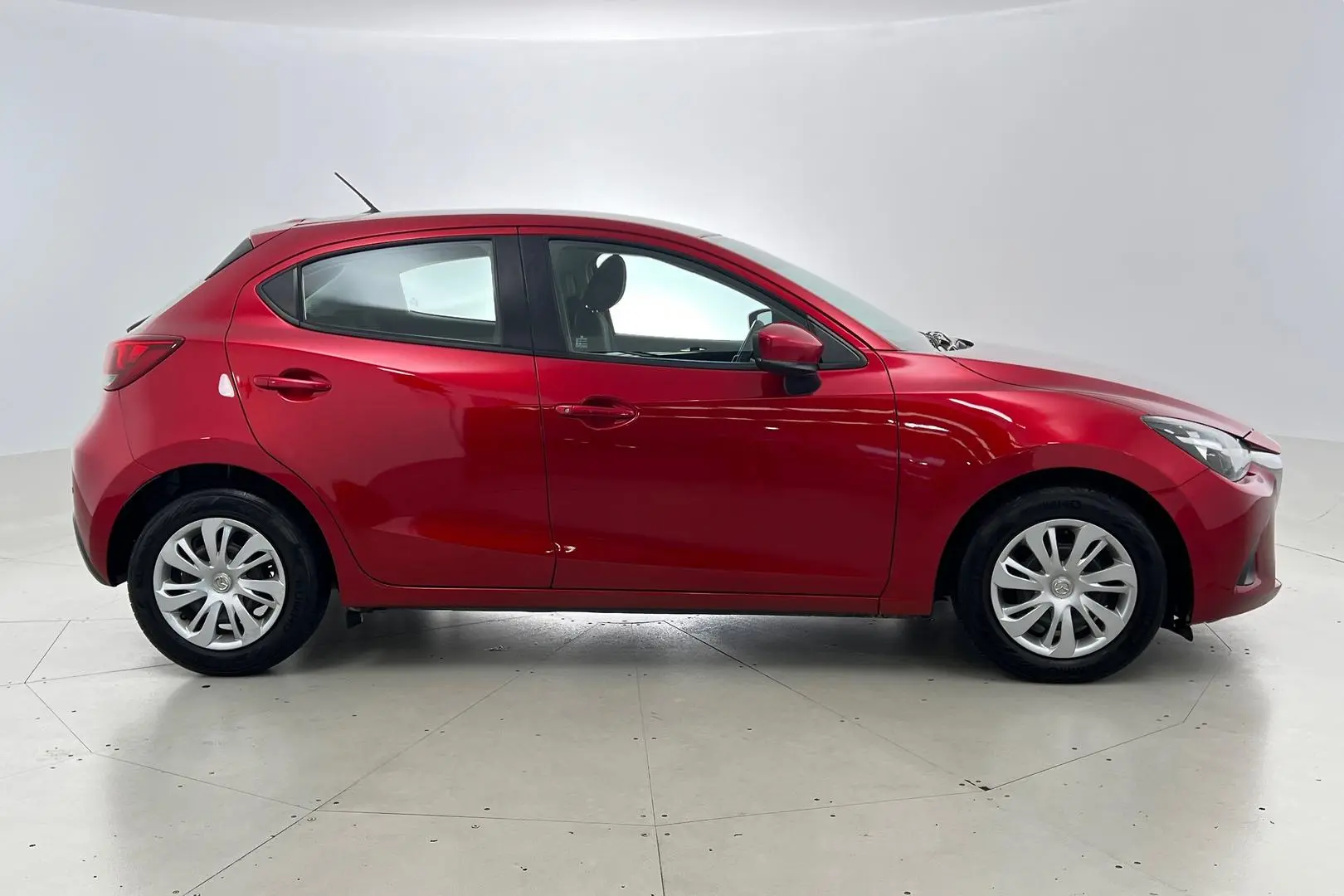 2019 Mazda 2 Gallery Image 5