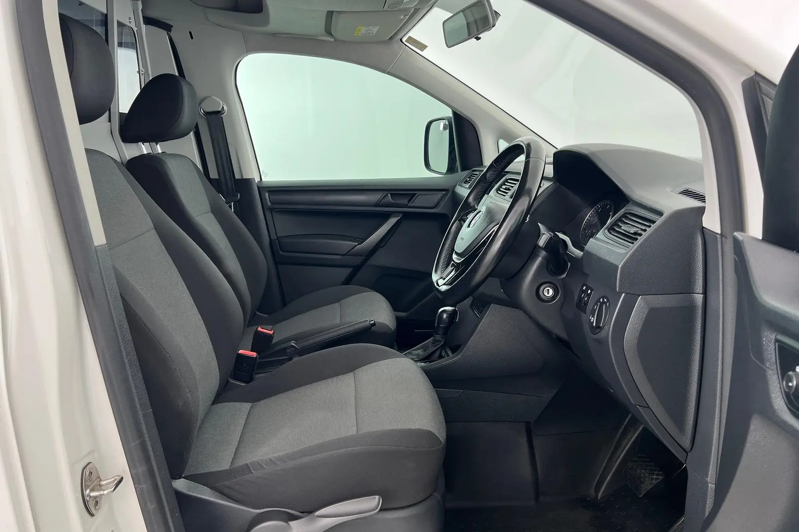 2018 Volkswagen Caddy Gallery Image 11
