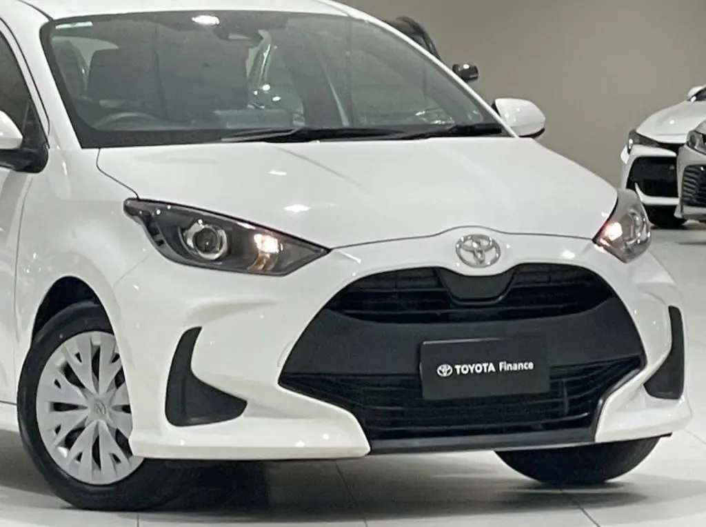 2020 Toyota Yaris Gallery Image 3