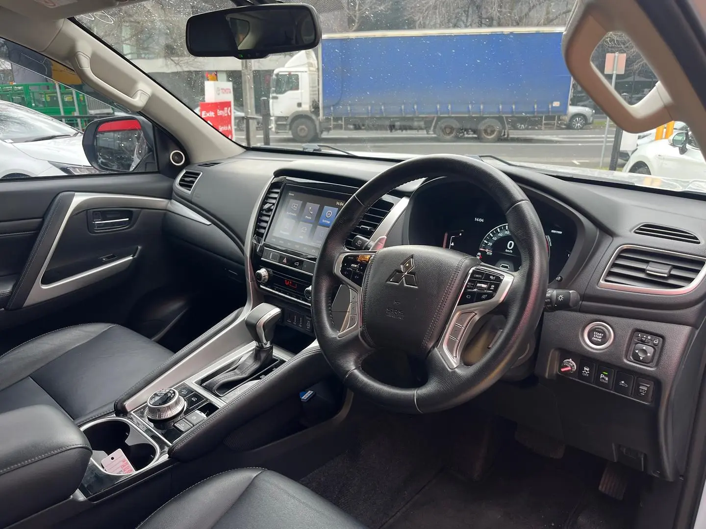 2023 Mitsubishi Pajero Sport Gallery Image 11