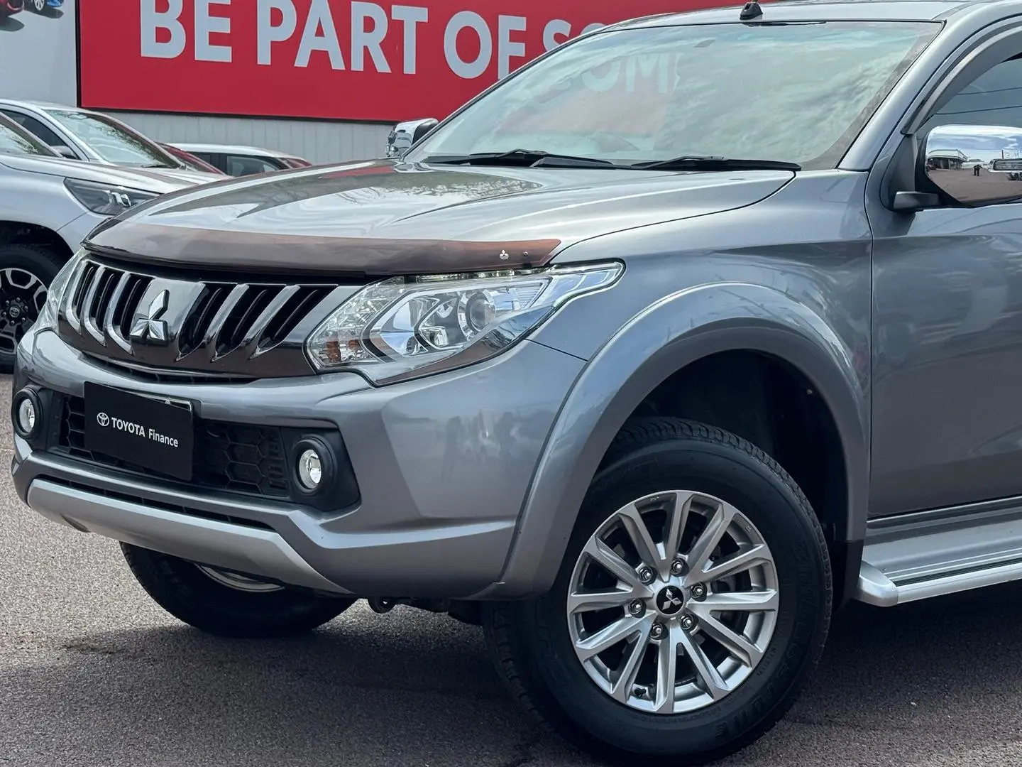 2017 Mitsubishi Triton Gallery Image 11