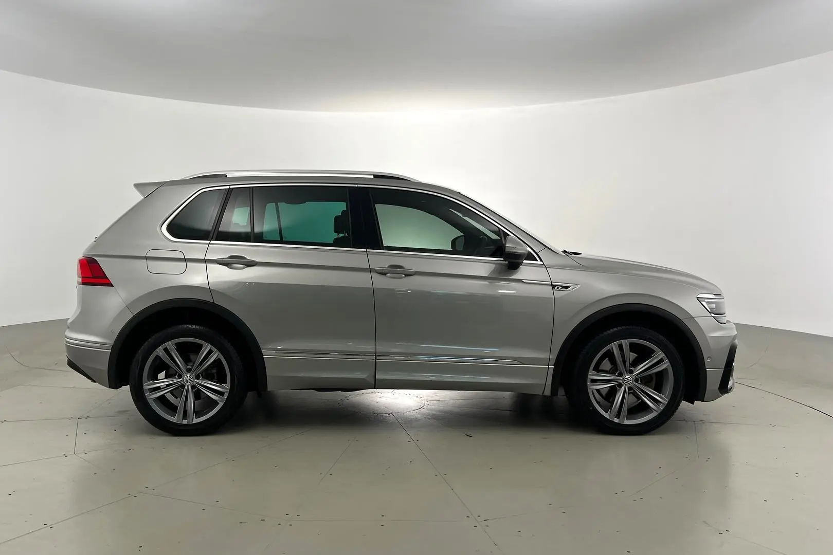 2019 Volkswagen Tiguan Gallery Image 5