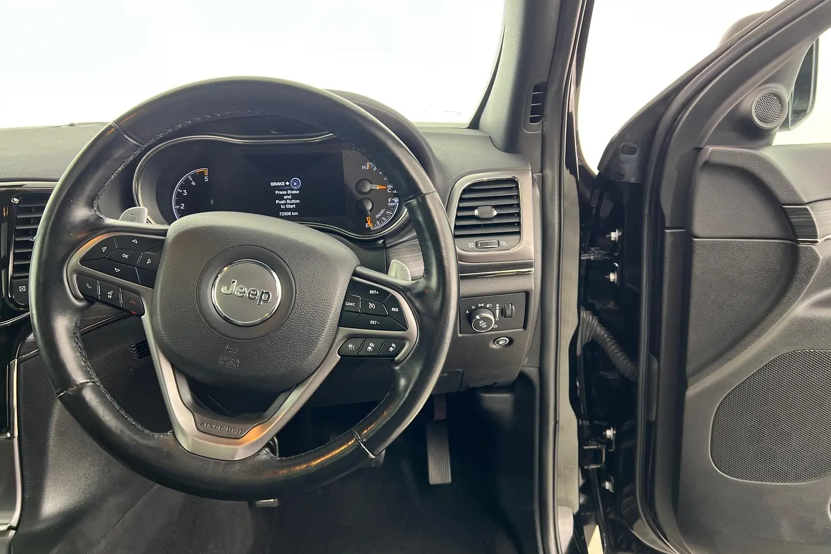 2021 Jeep Grand Cherokee Gallery Image 12