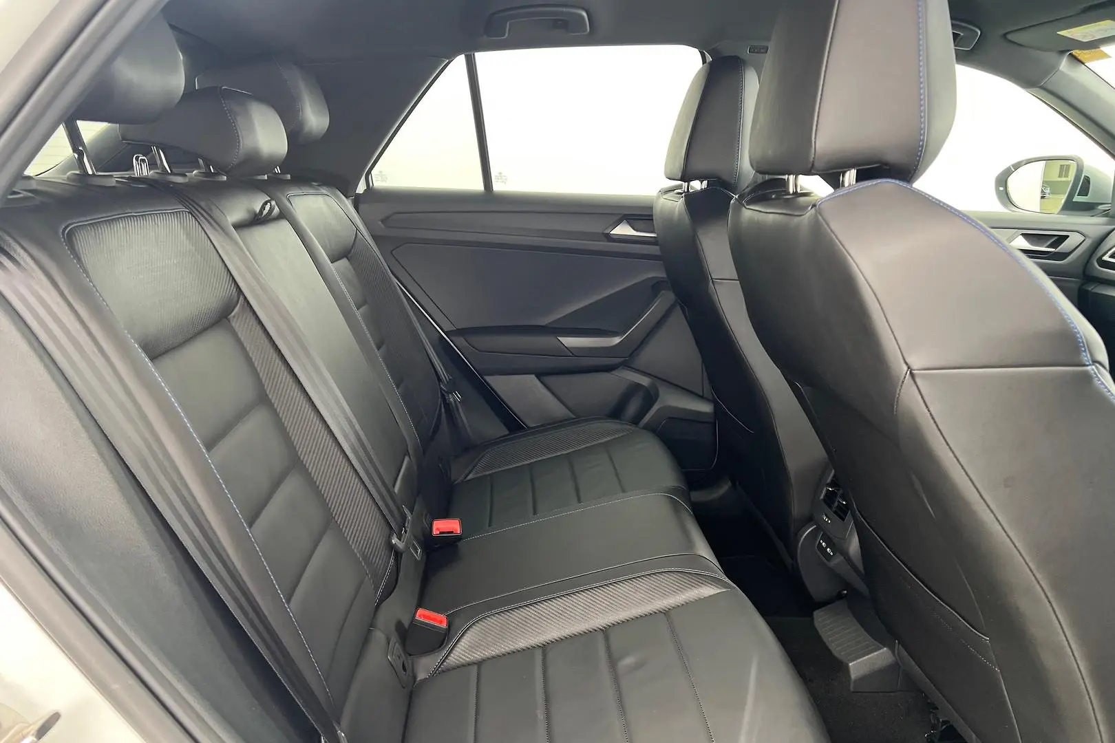 2022 Volkswagen T-Roc Gallery Image 19