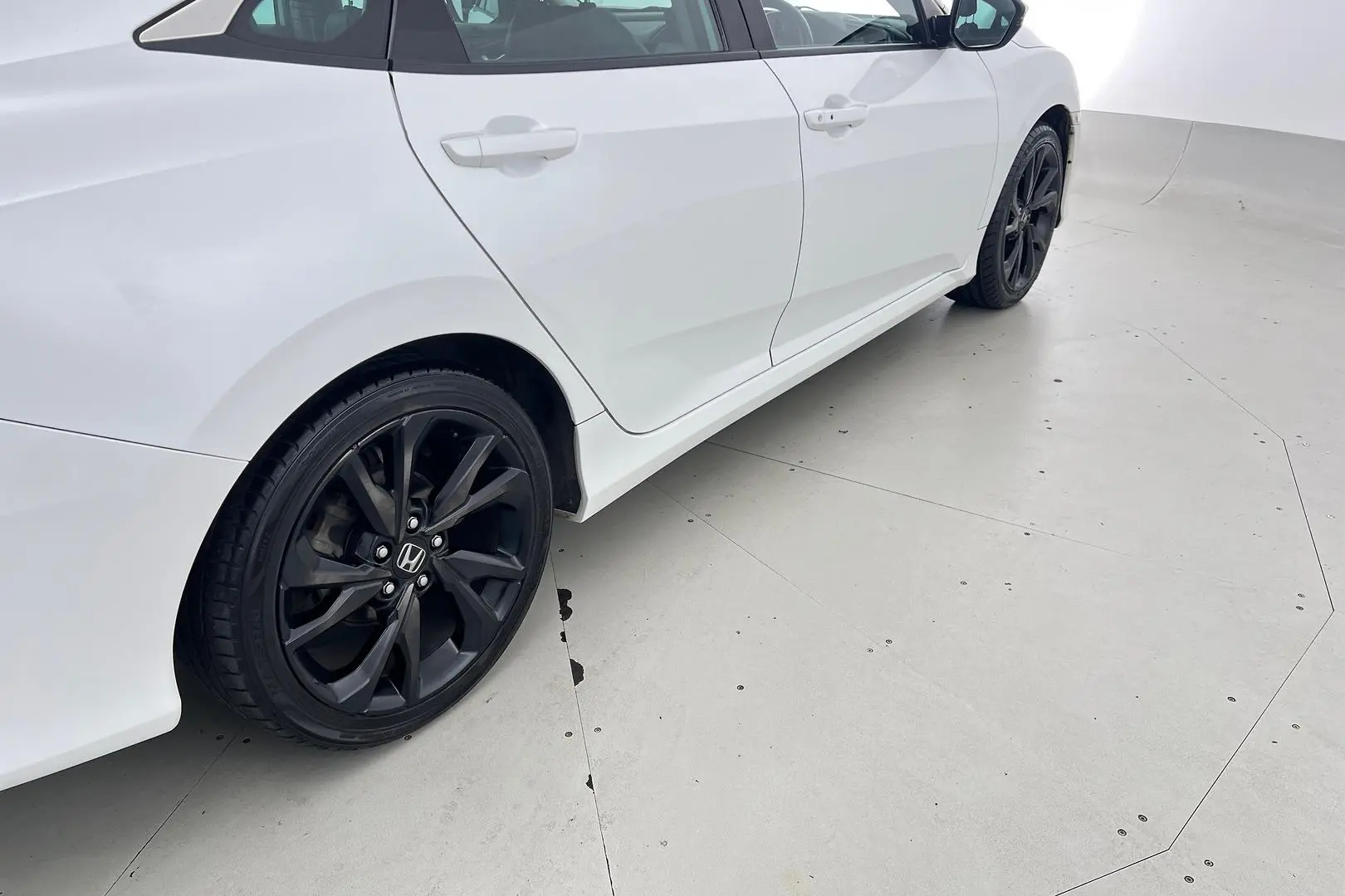 2019 Honda Civic Gallery Image 5