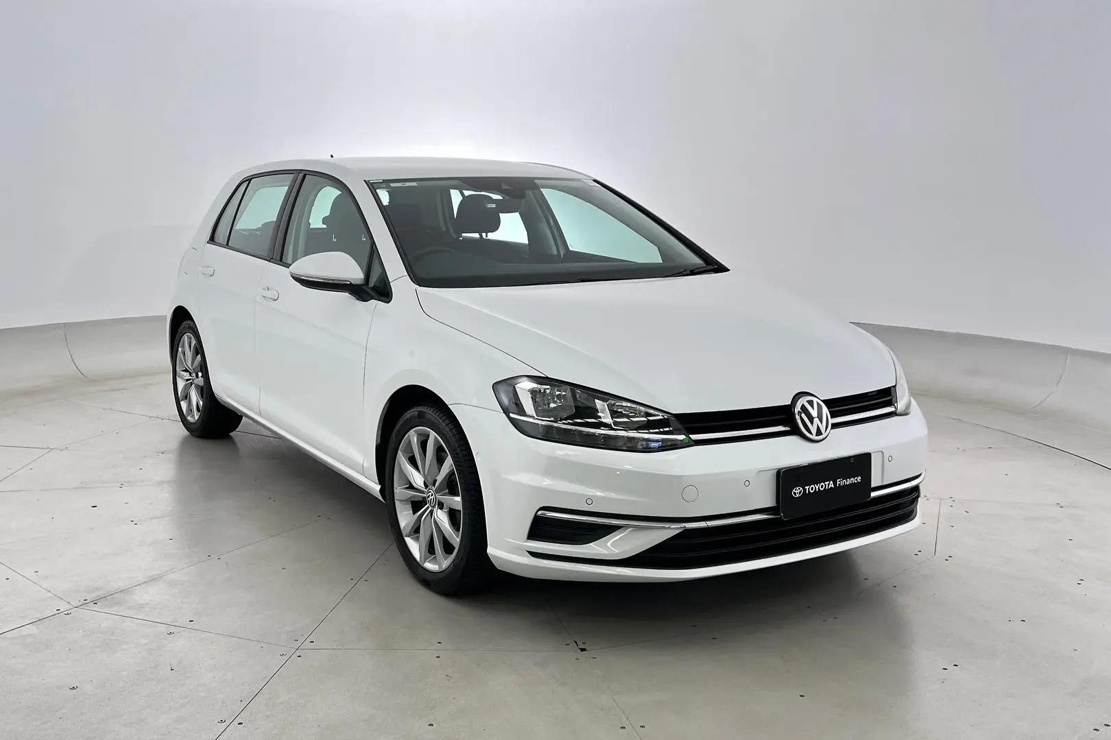 2017 Volkswagen Golf Gallery Image 1