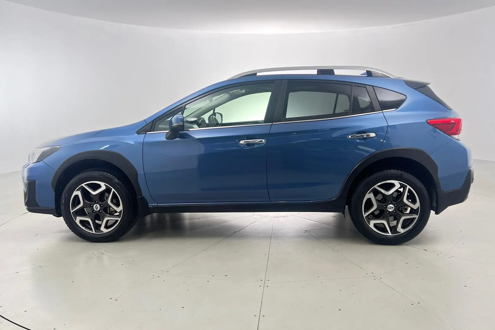 2017 Subaru XV Gallery Image 8