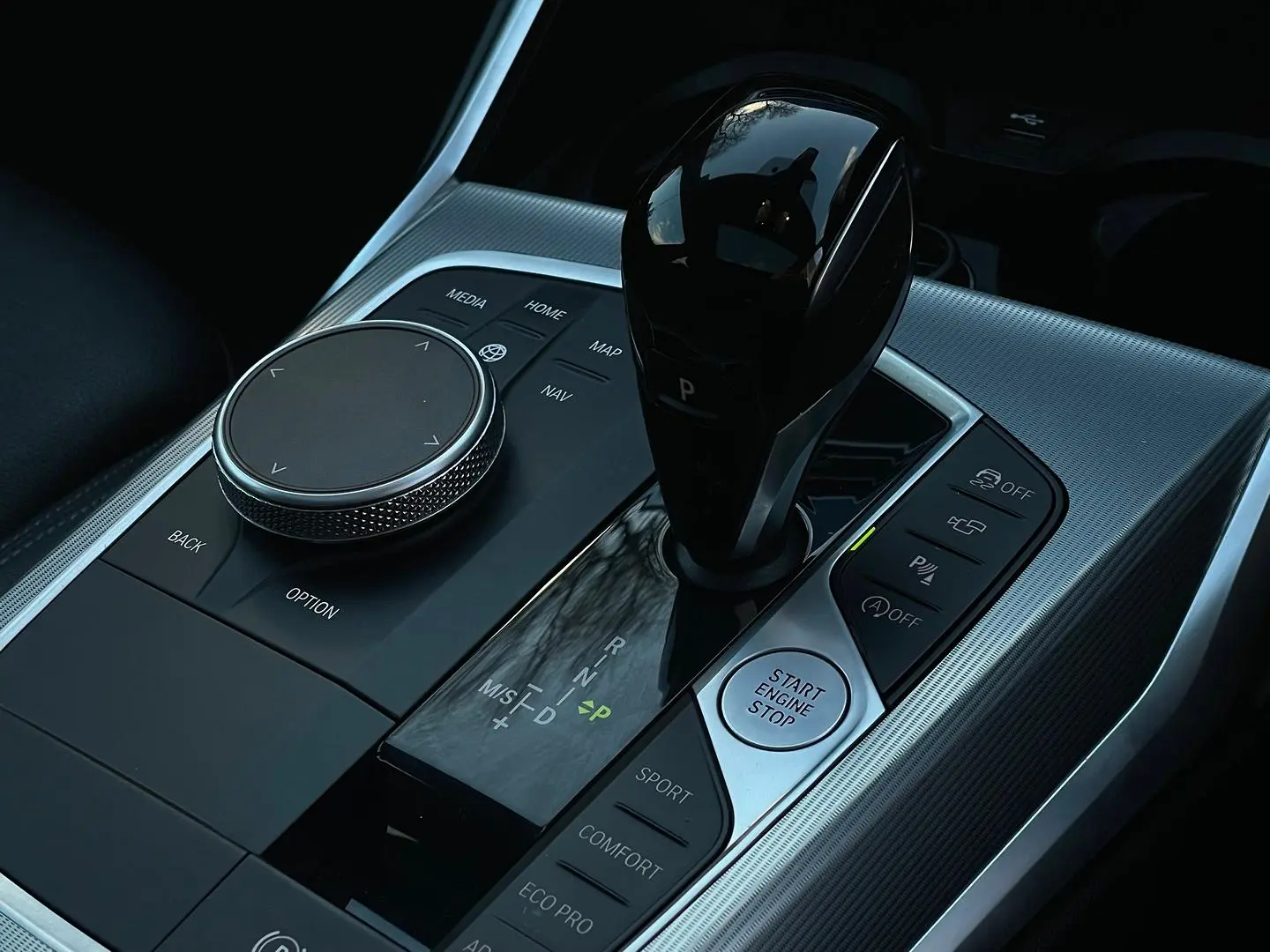 2022 BMW 3 Series Gallery Image 24
