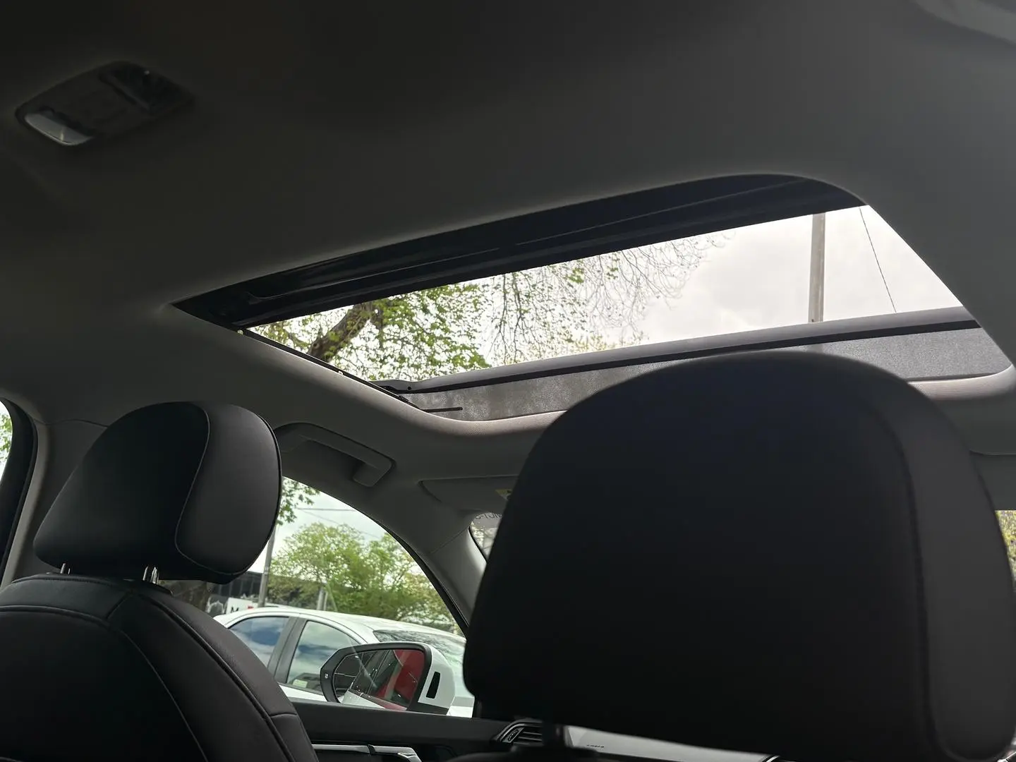 2020 Audi Q3 Gallery Image 2