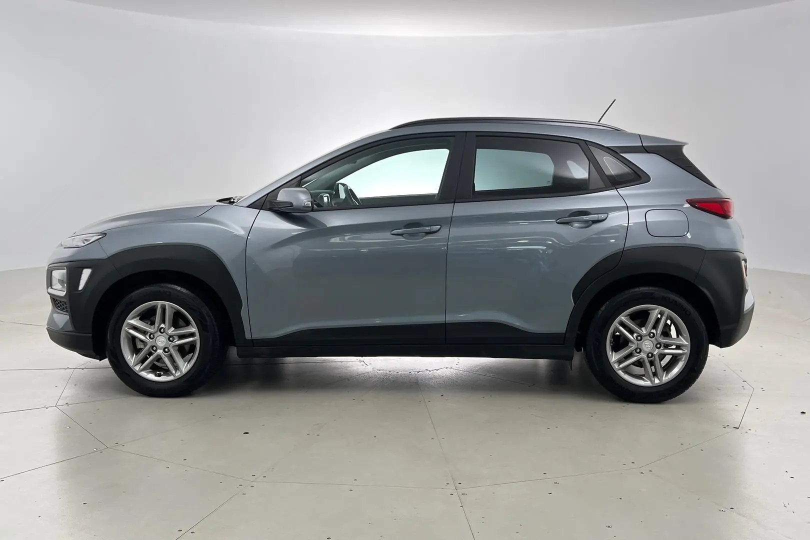 2019 Hyundai Kona Gallery Image 8