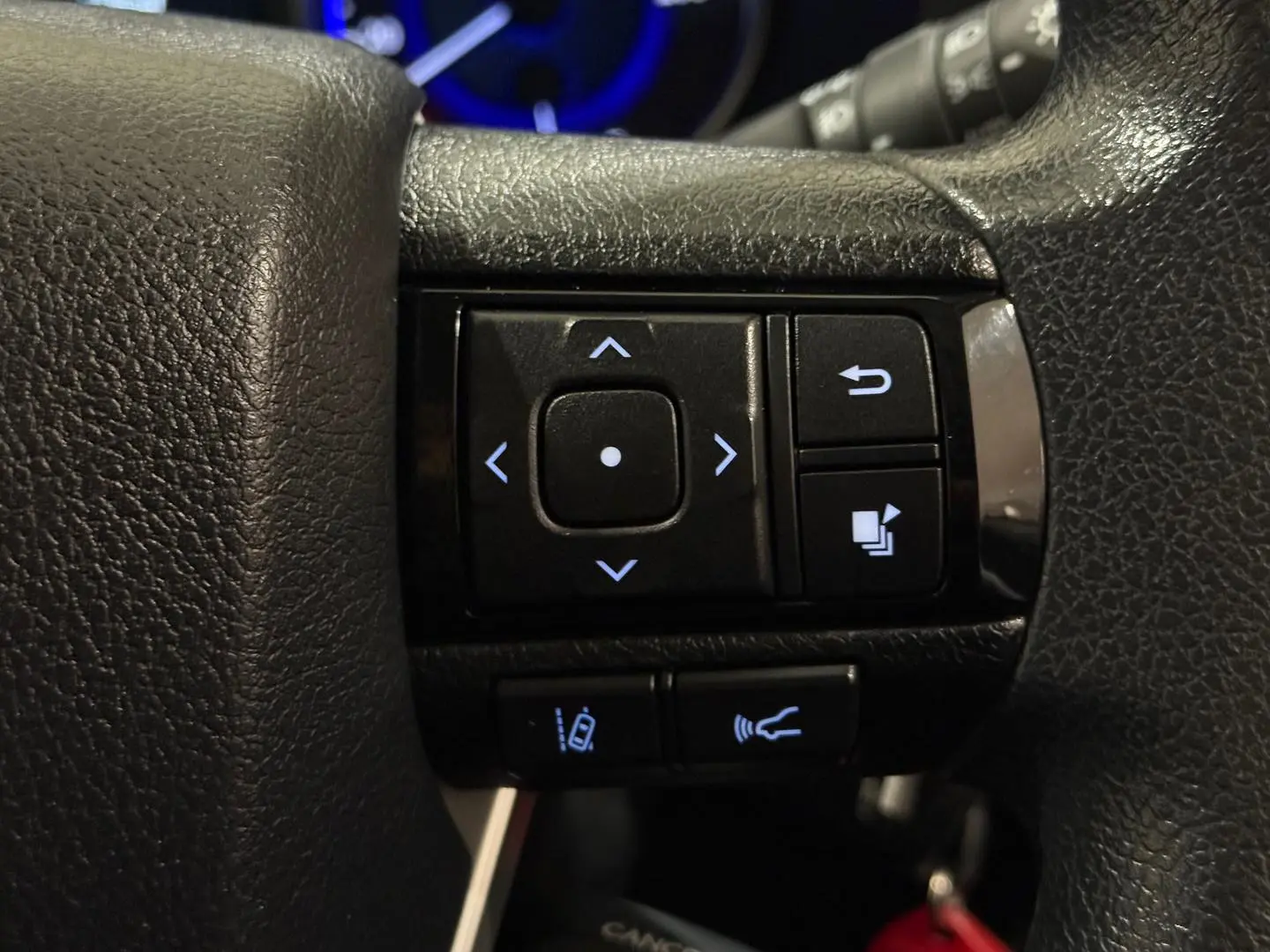 2019 Toyota Hilux Gallery Image 23