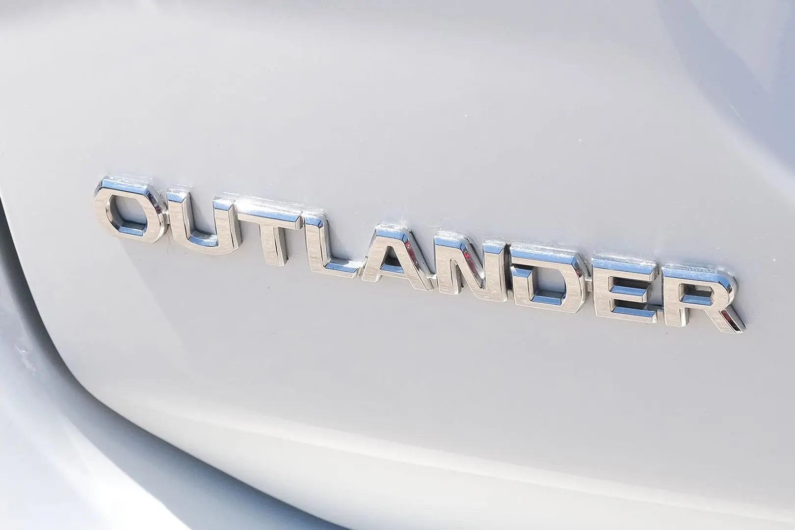 2018 Mitsubishi Outlander Gallery Image 20