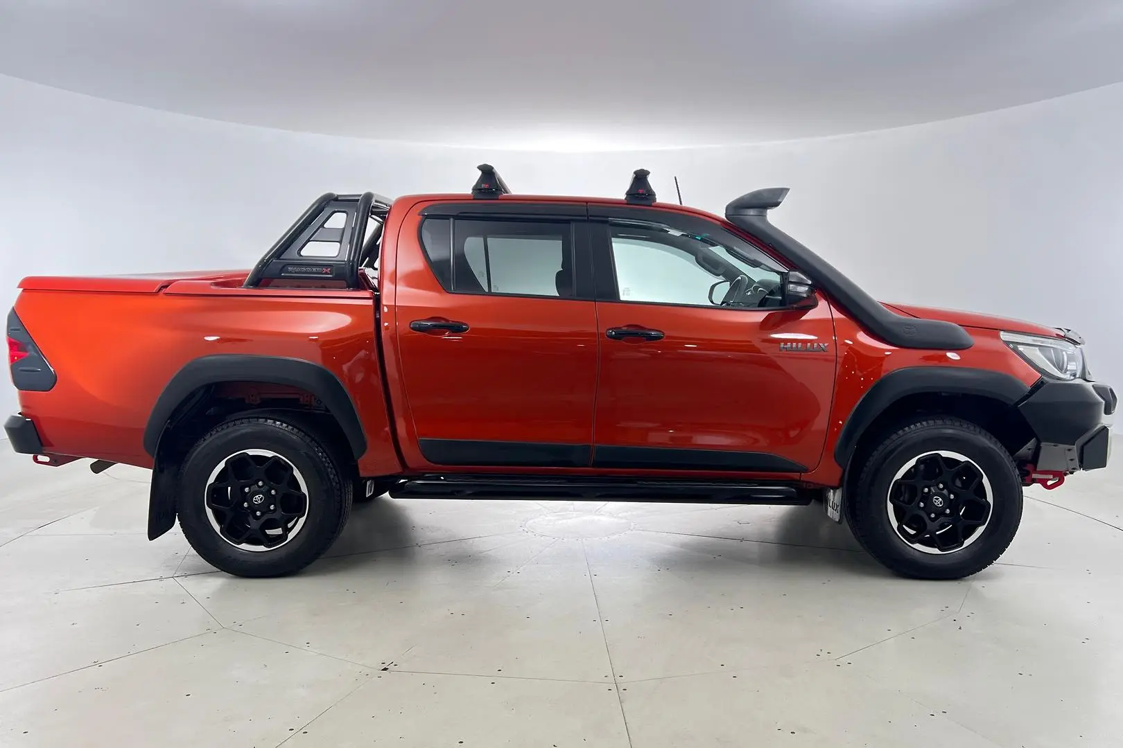 2019 Toyota Hilux Gallery Image 2