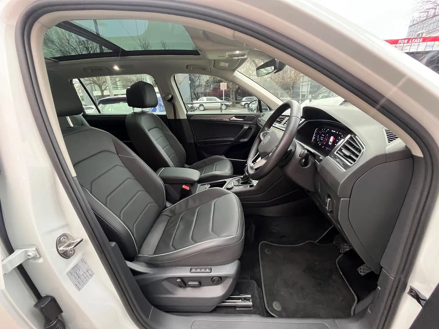 2023 Volkswagen Tiguan Gallery Image 12