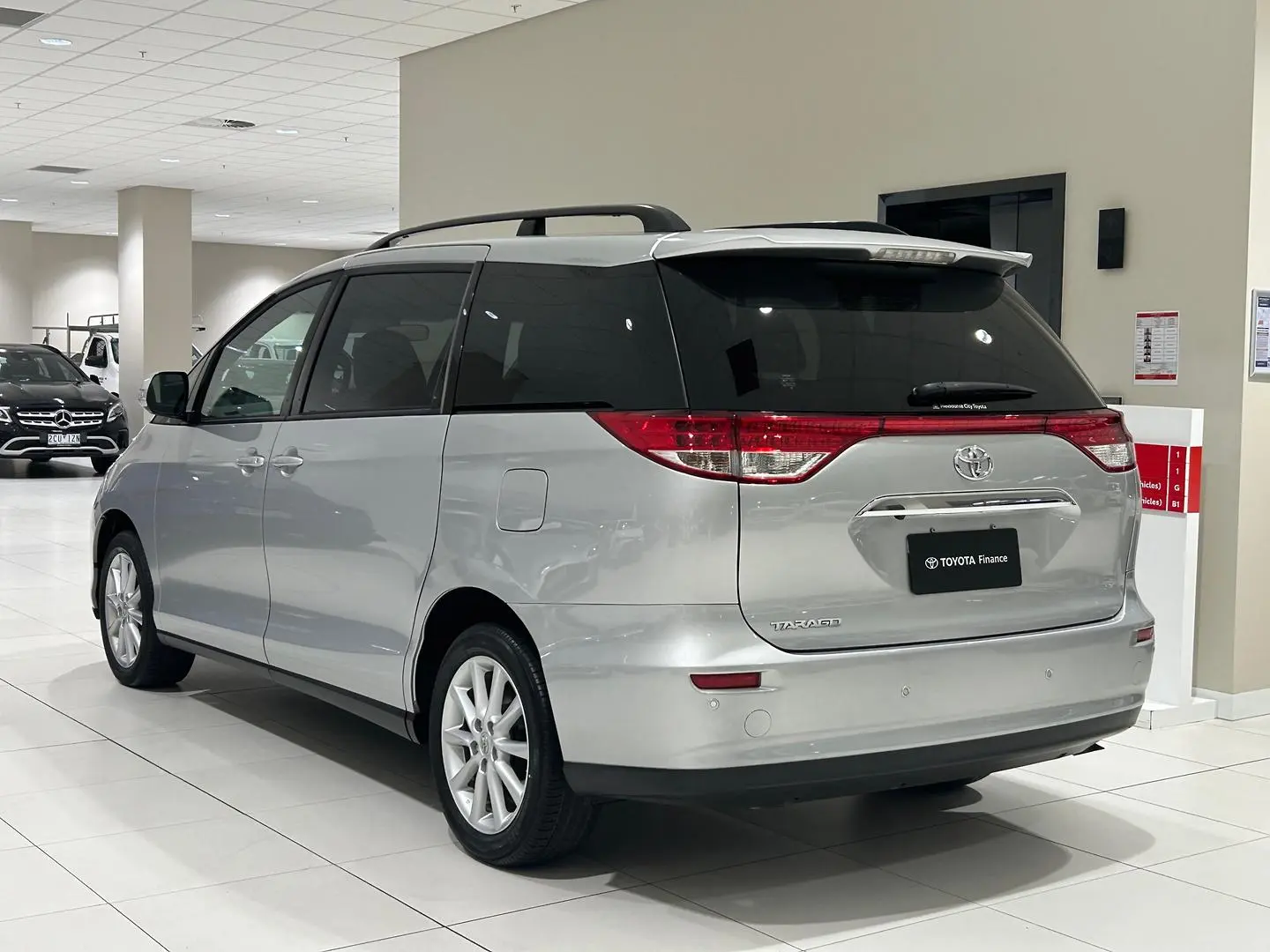 2019 Toyota Tarago Gallery Image 8