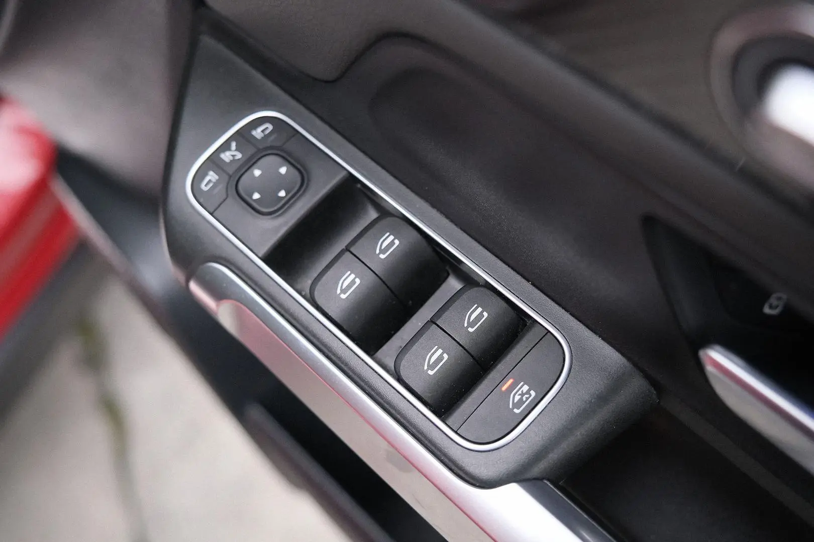 2021 Mercedes-Benz GLB-Class Gallery Image 13
