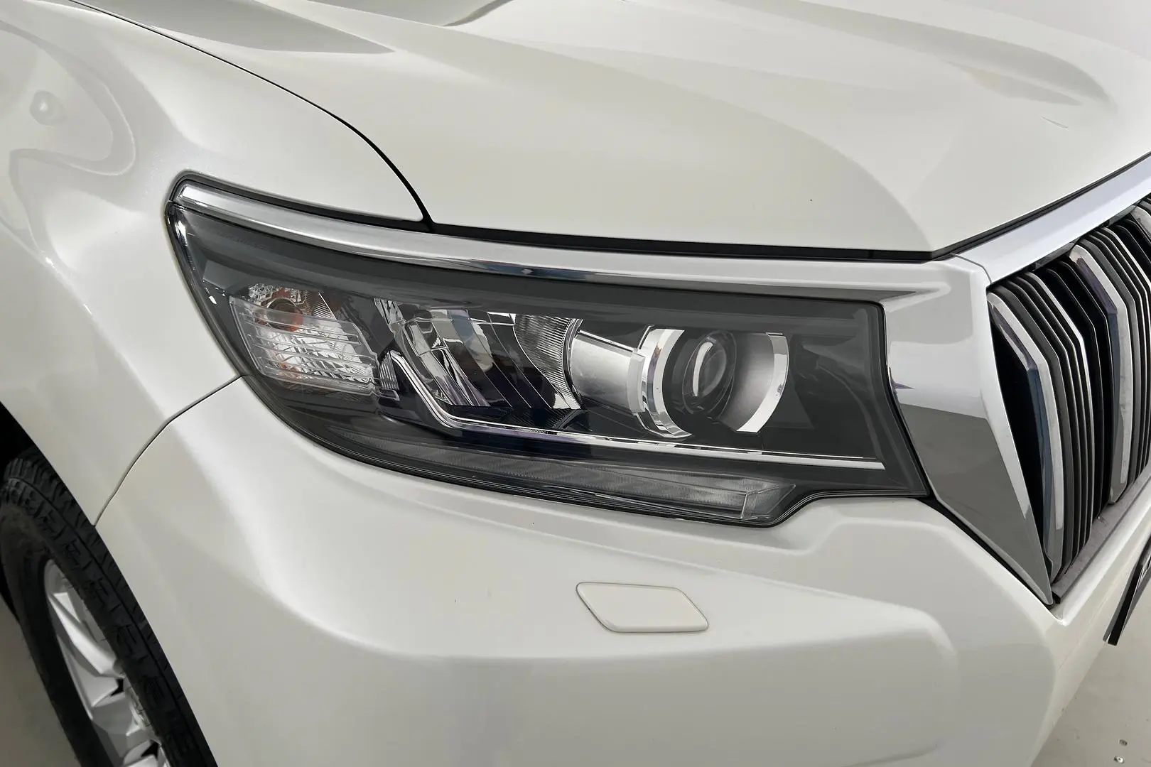 2019 Toyota Landcruiser Prado Gallery Image 2