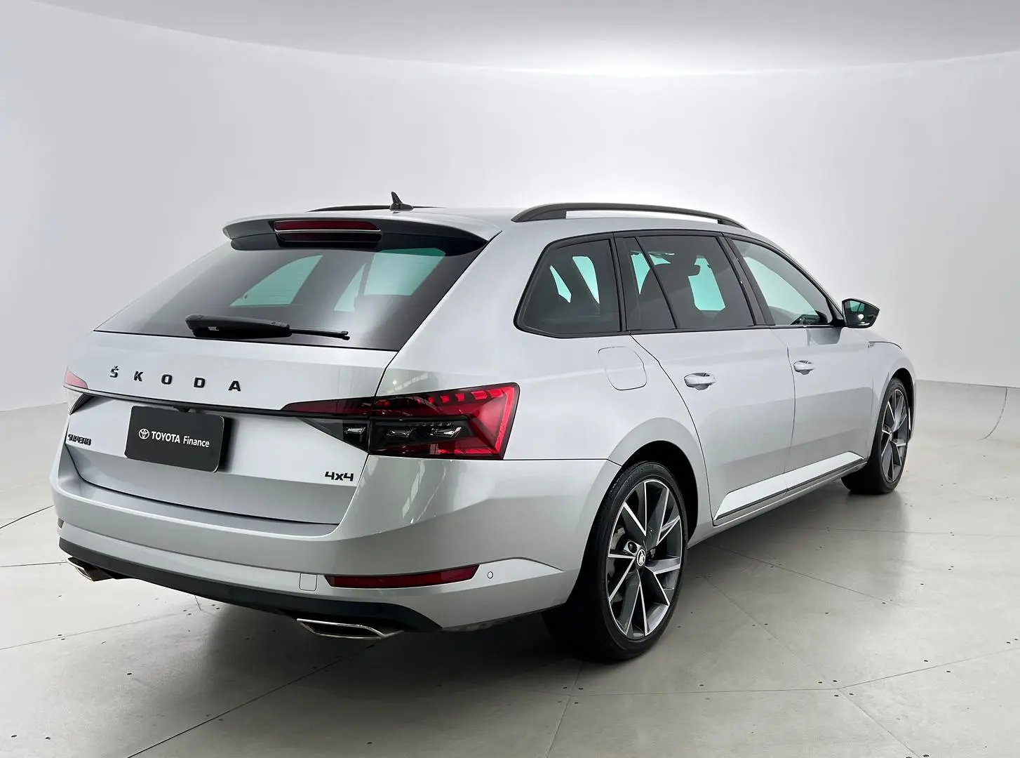 2021 SKODA Superb Image 6