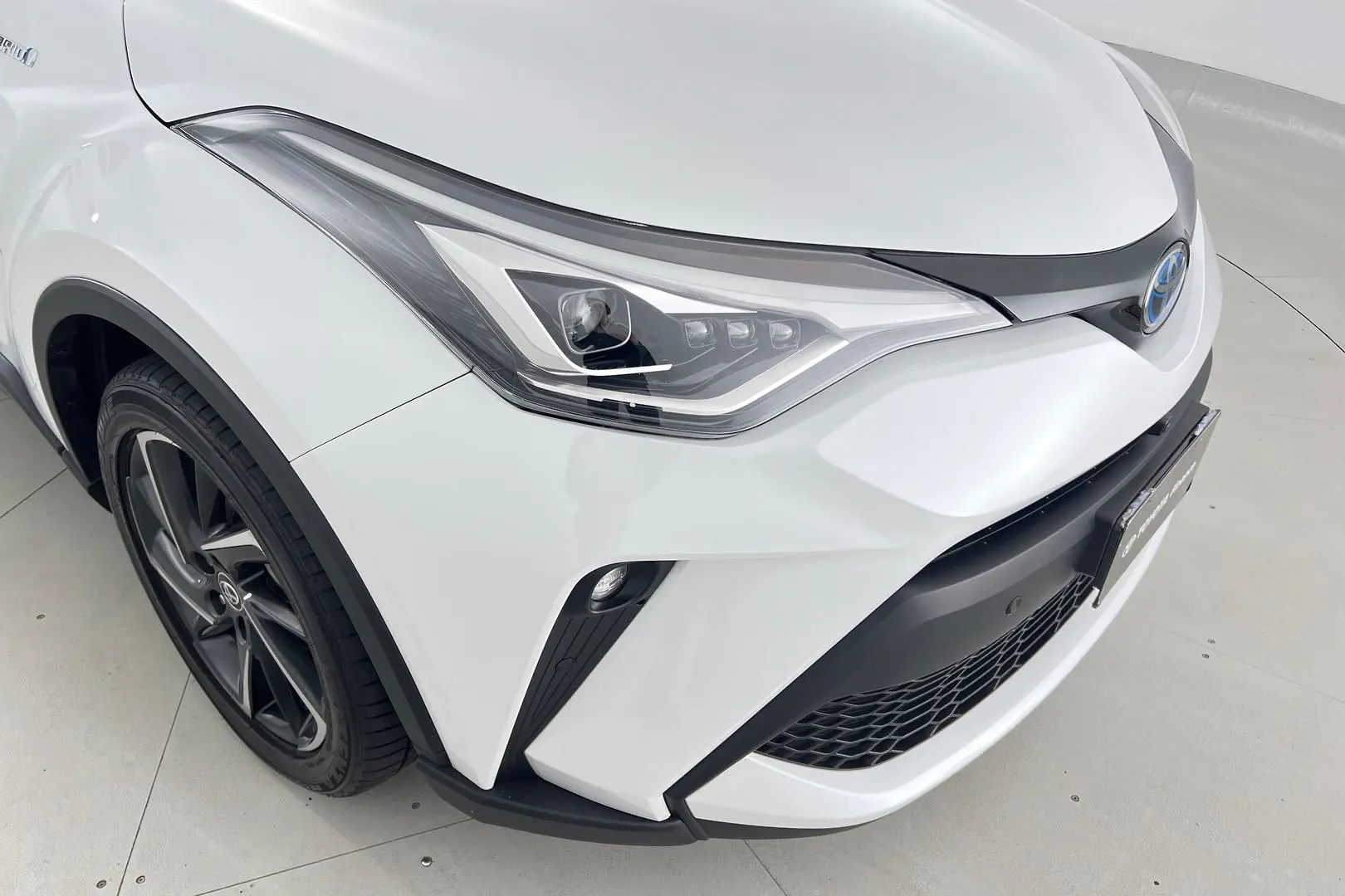 2022 Toyota C-Hr Gallery Image 10