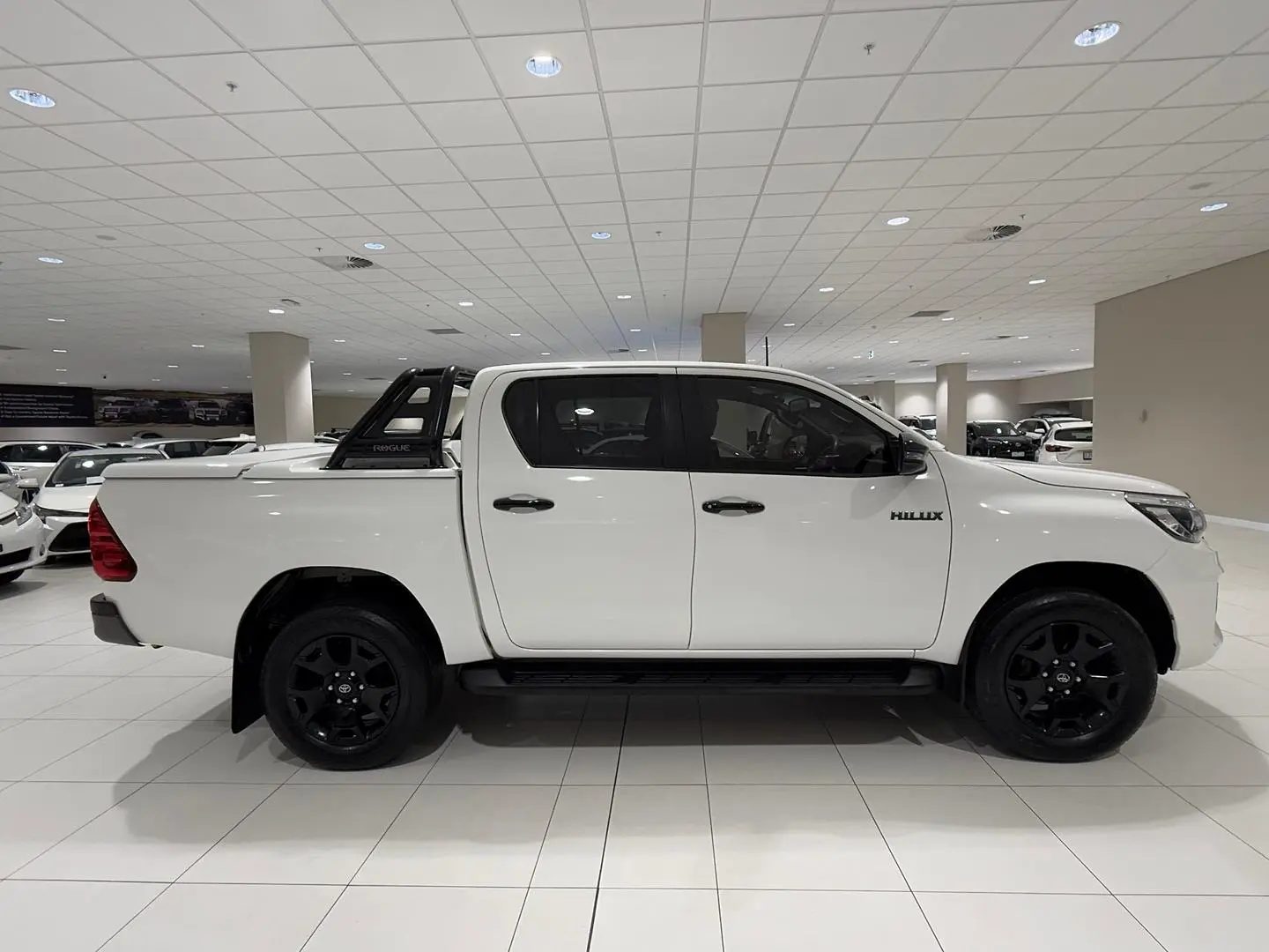 2018 Toyota Hilux Gallery Image 2