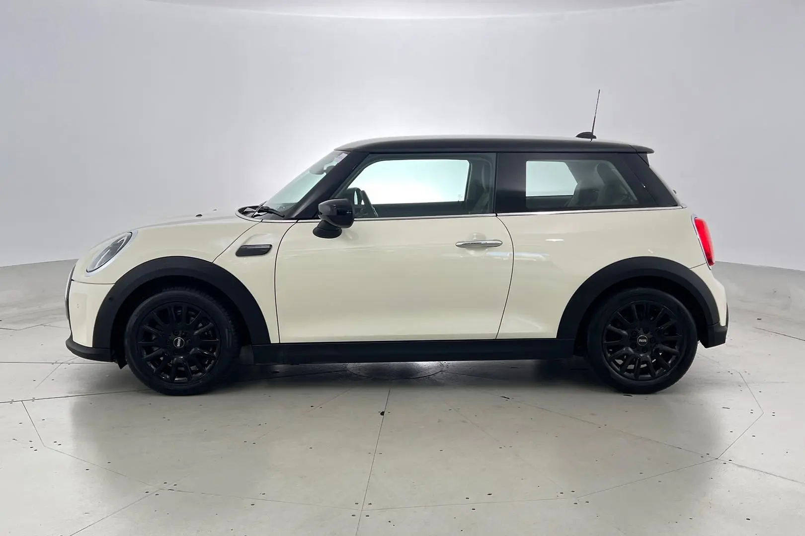 2021 MINI Hatch Gallery Image 7