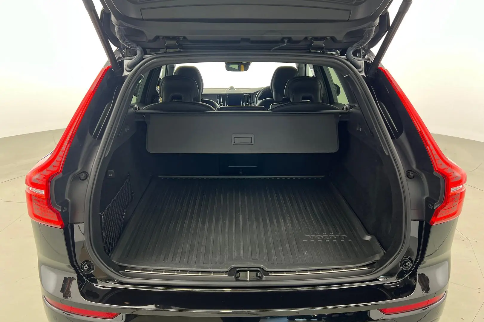 2020 Volvo XC60 Gallery Image 11