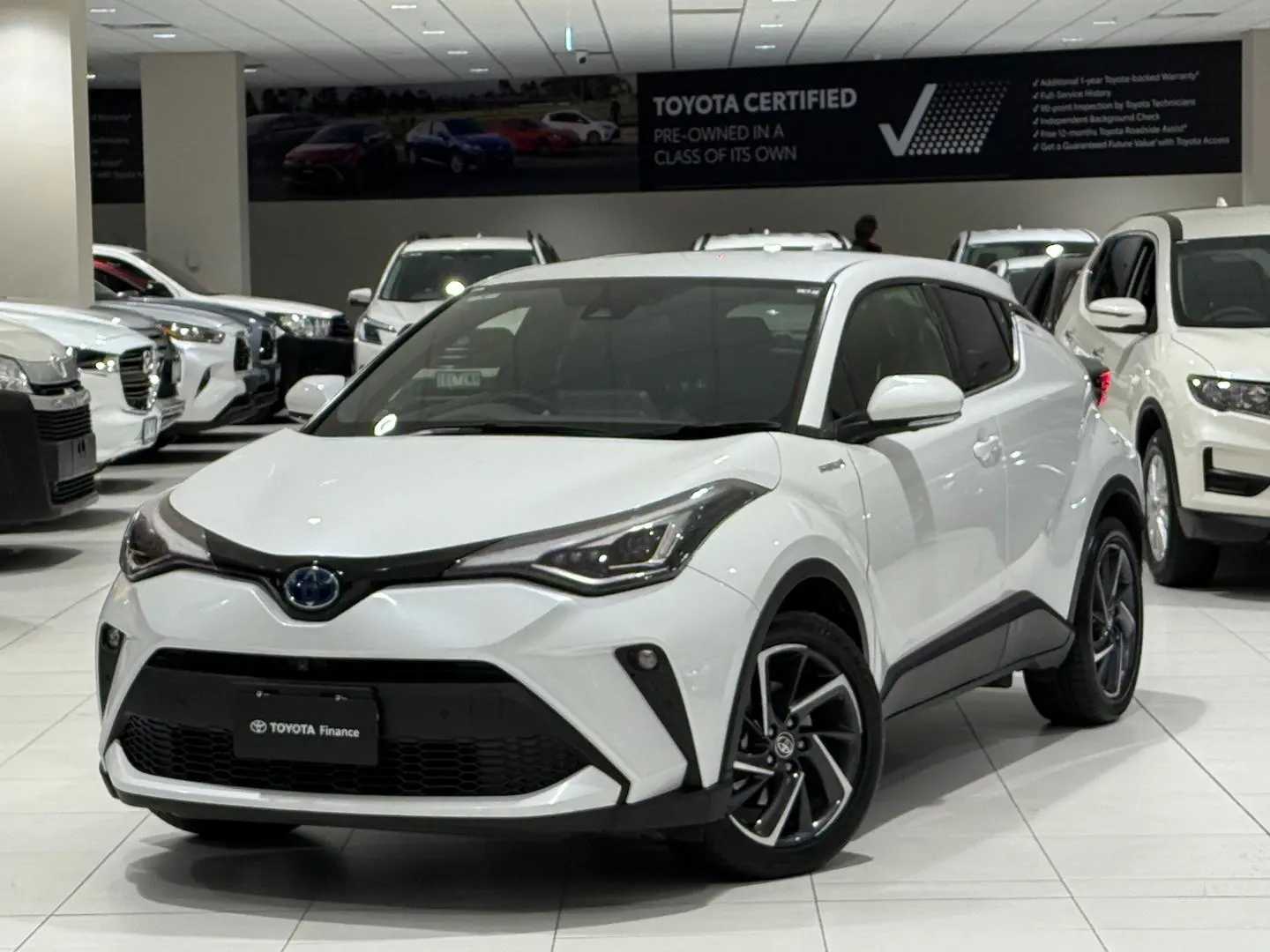 2022 Toyota C-HR Gallery Image 5