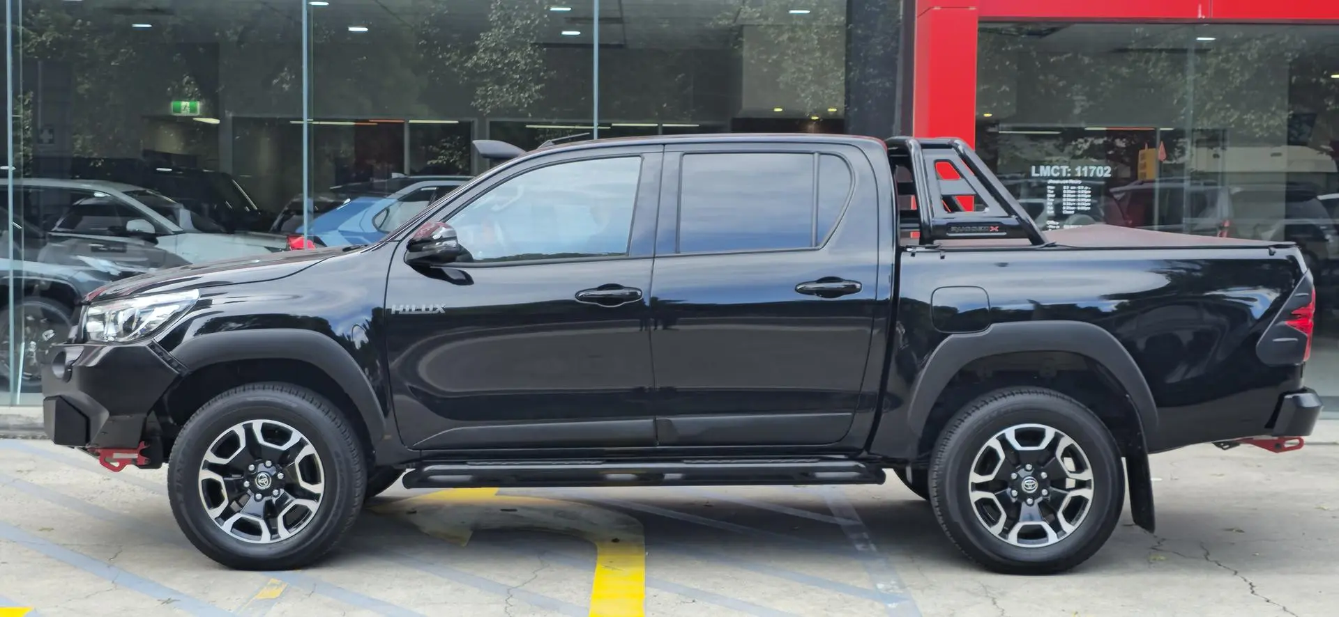 2020 Toyota Hilux Gallery Image 5