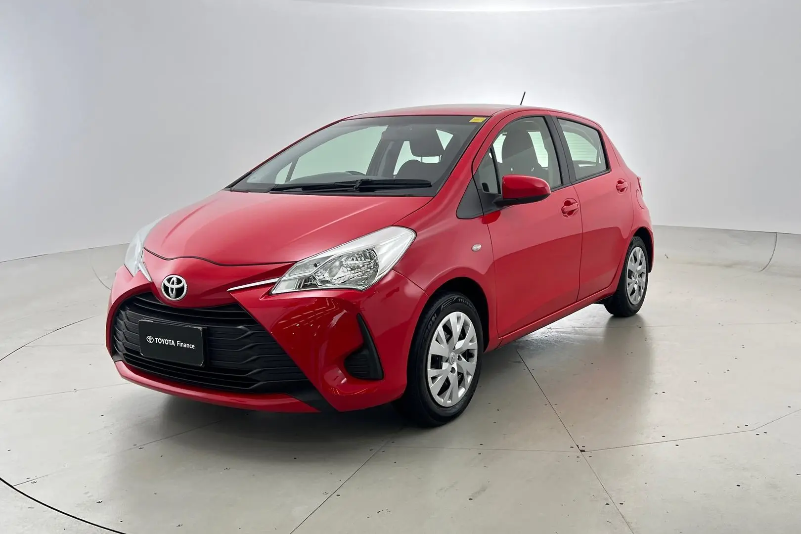 2019 Toyota Yaris Gallery Image 9